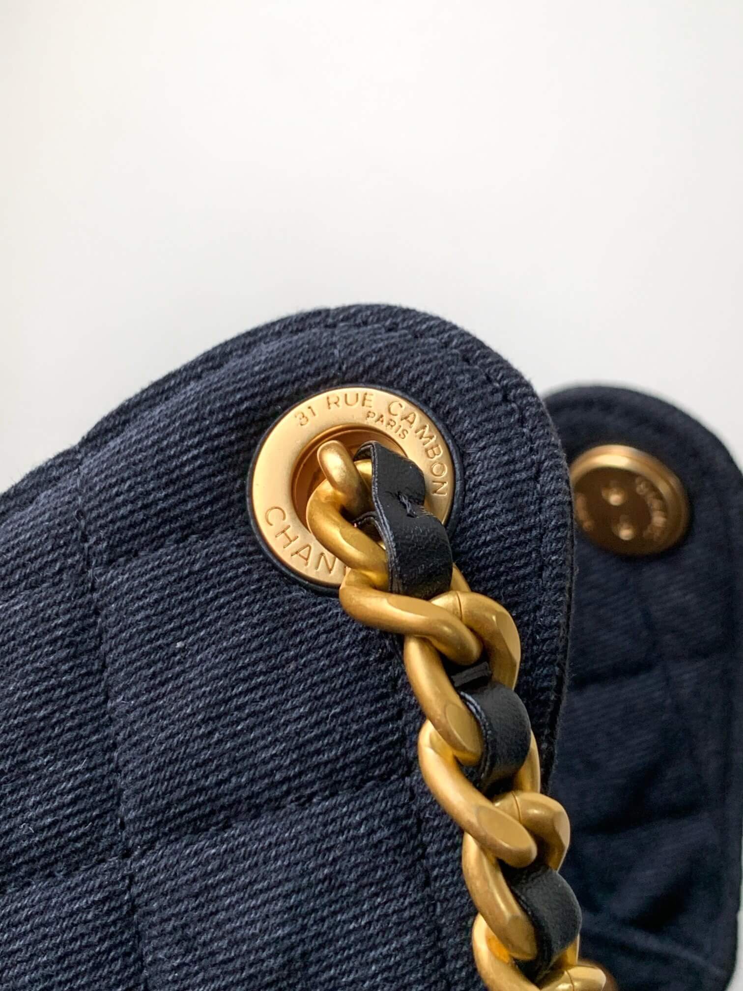 Chanel 25 Small - Medium Shoulder Handbag Suede Calfskin & Gold Metal - Image 132