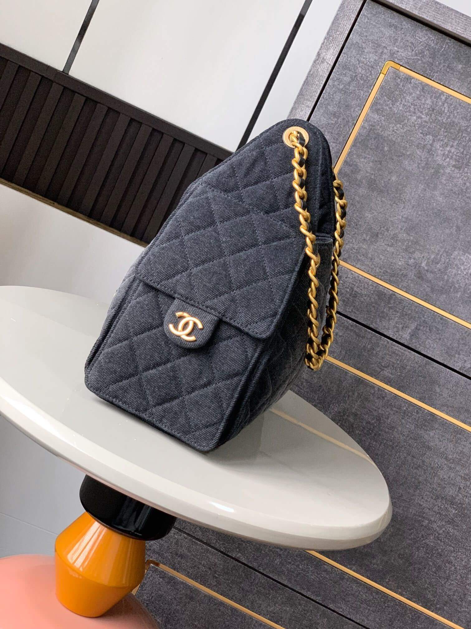 Chanel 25 Small - Medium Shoulder Handbag Suede Calfskin & Gold Metal - Image 133