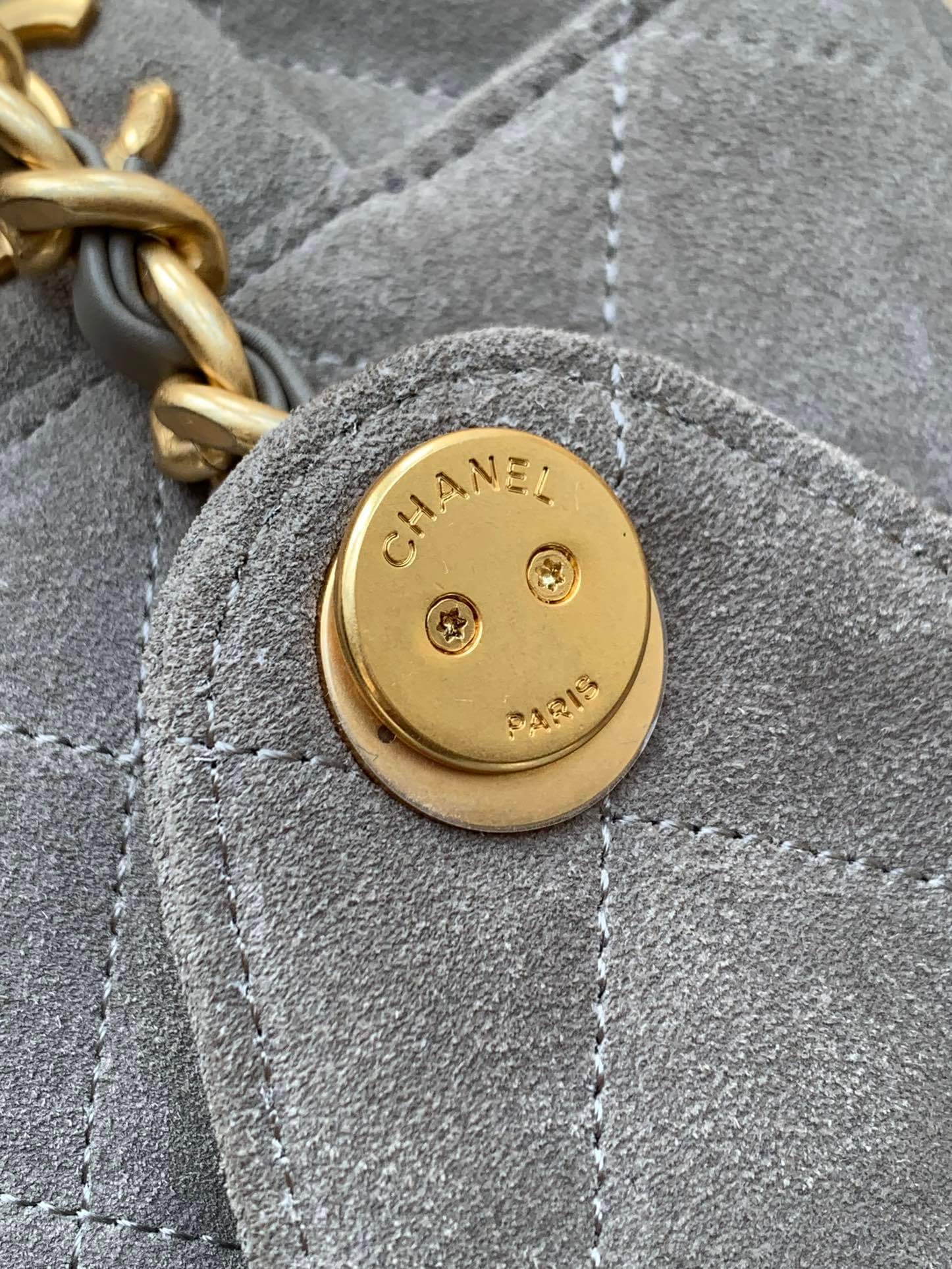 Chanel 25 Small - Medium Shoulder Handbag Suede Calfskin & Gold Metal - Image 114