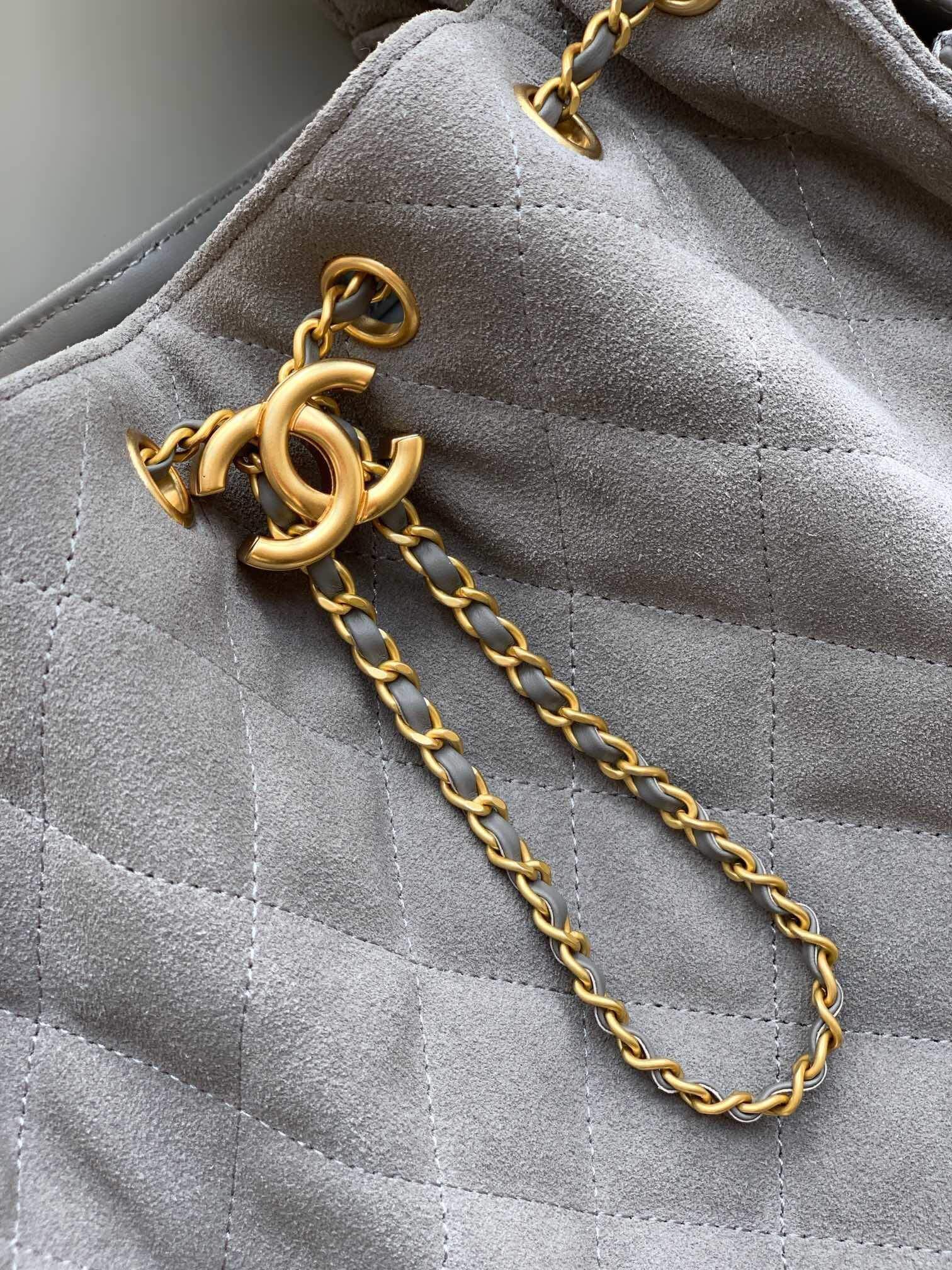 Chanel 25 Small - Medium Shoulder Handbag Suede Calfskin & Gold Metal - Image 112