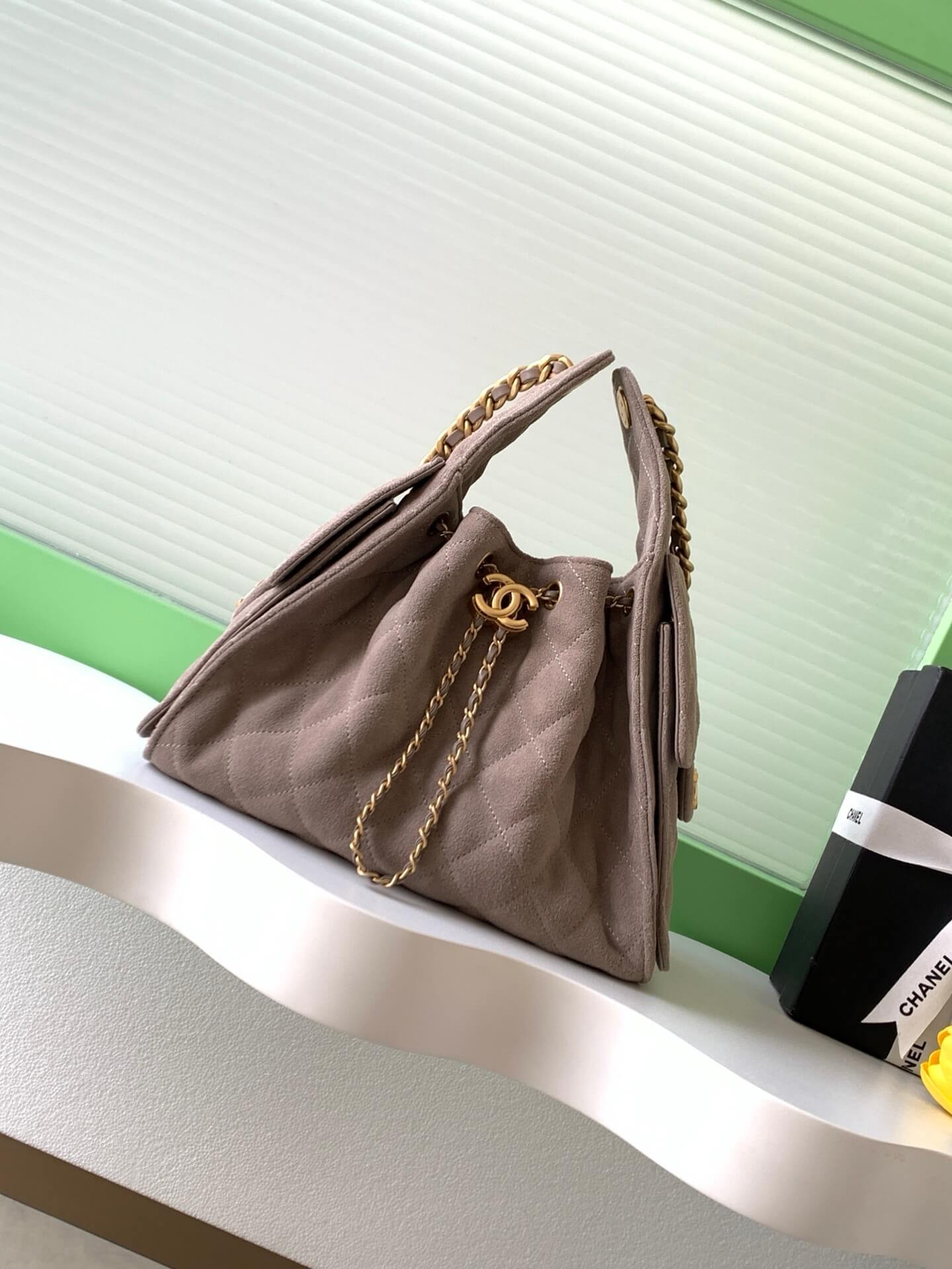 Chanel 25 Small - Medium Shoulder Handbag Suede Calfskin & Gold Metal - Image 162