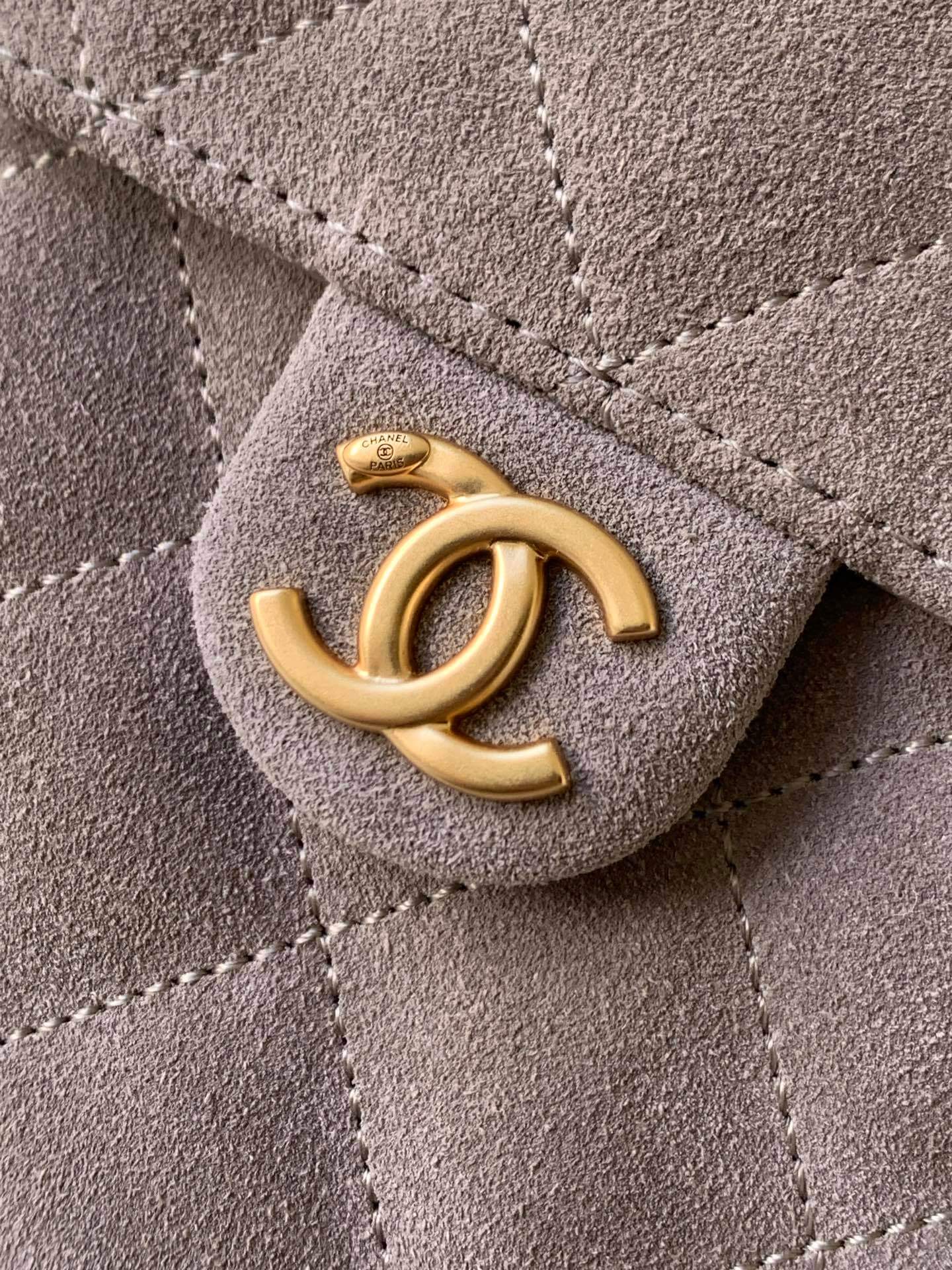 Chanel 25 Small - Medium Shoulder Handbag Suede Calfskin & Gold Metal - Image 167