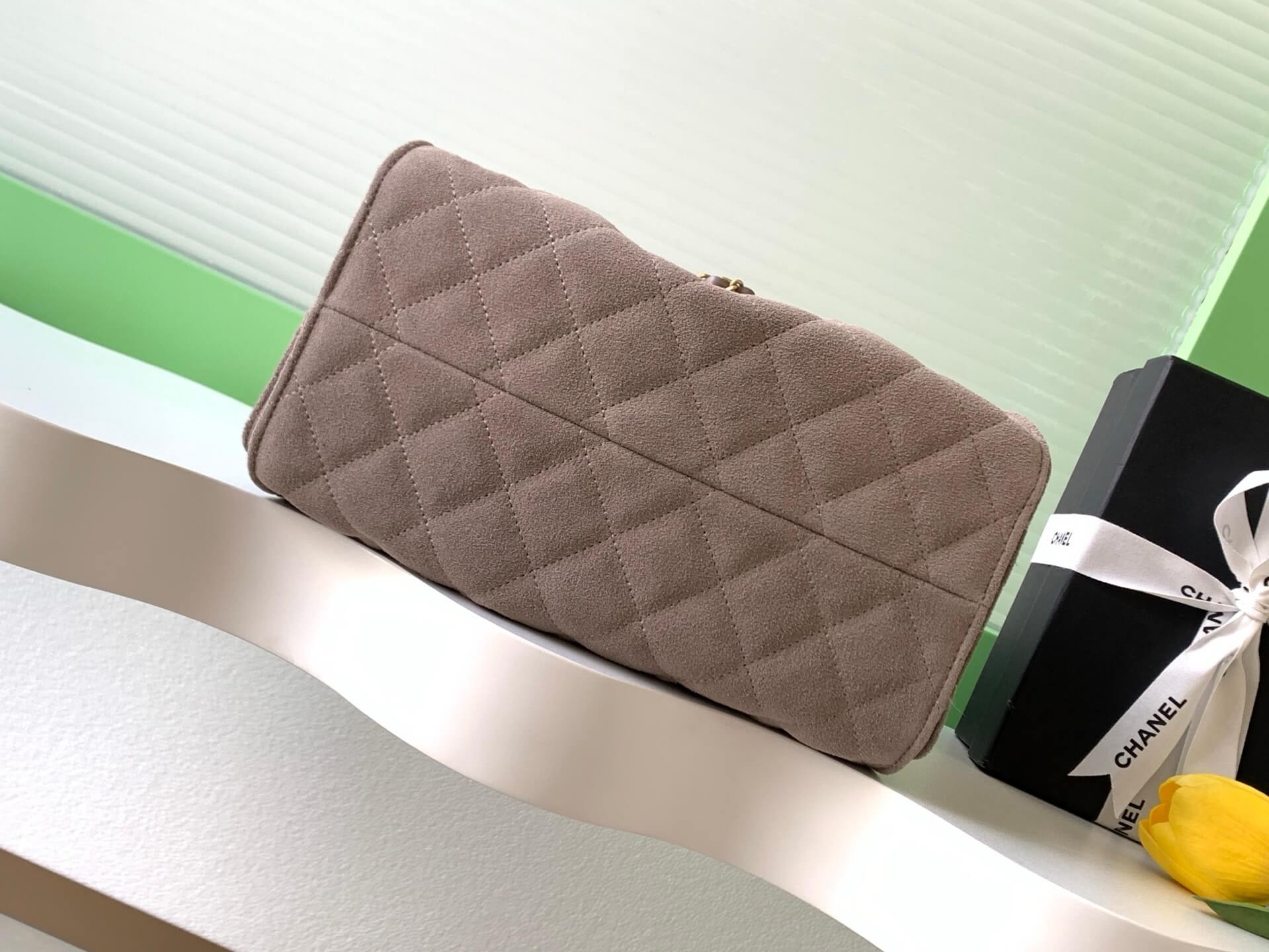 Chanel 25 Small - Medium Shoulder Handbag Suede Calfskin & Gold Metal - Image 170