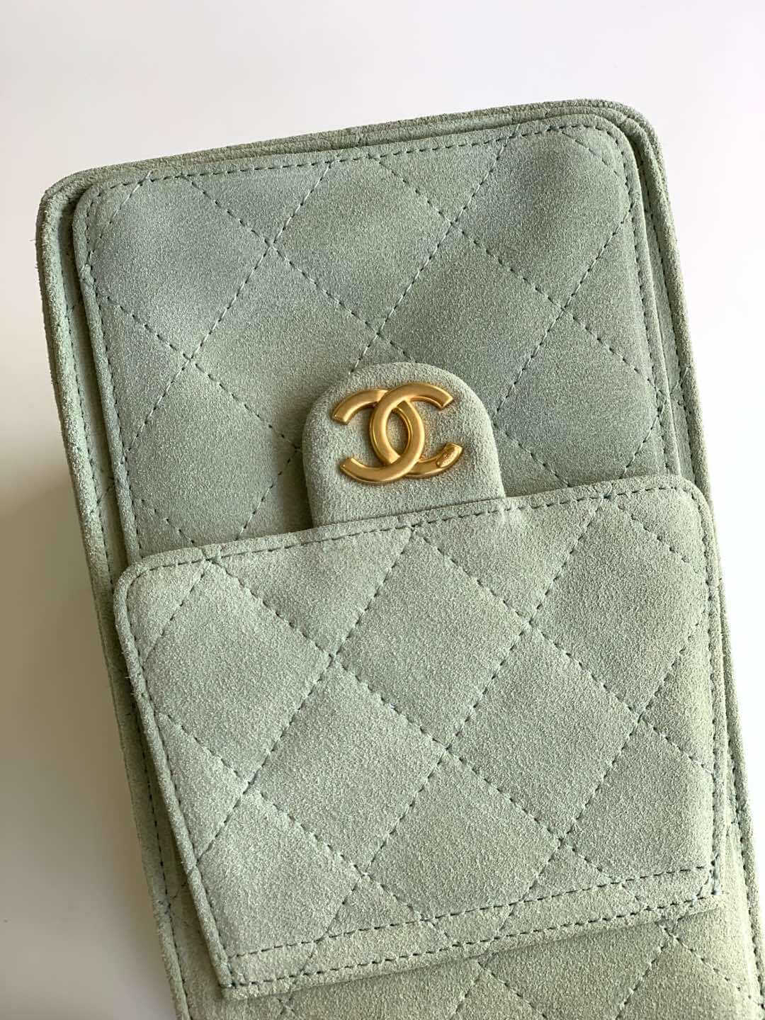 Chanel 25 Small - Medium Shoulder Handbag Suede Calfskin & Gold Metal - Image 78