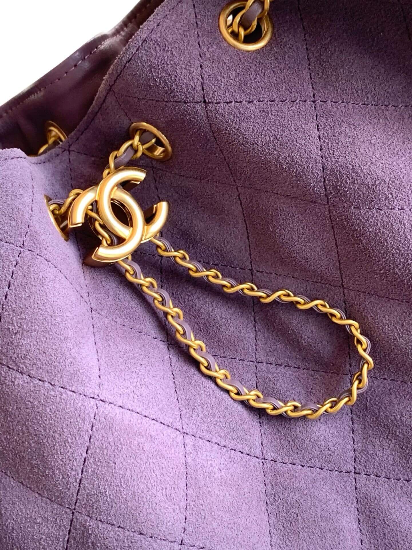 Chanel 25 Small - Medium Shoulder Handbag Suede Calfskin & Gold Metal - Image 5