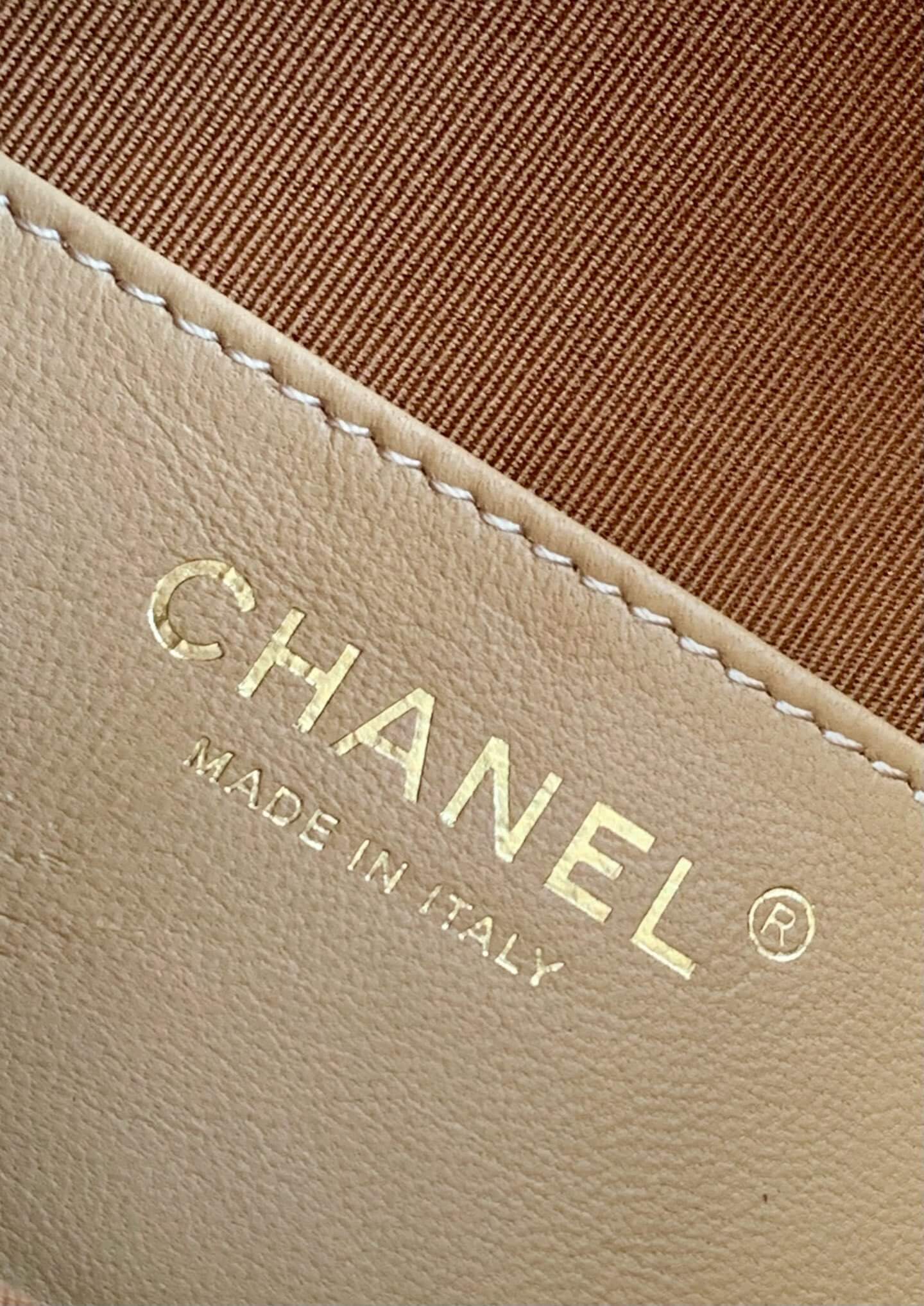 Chanel 25 Small - Medium Shoulder Handbag Suede Calfskin & Gold Metal - Image 40