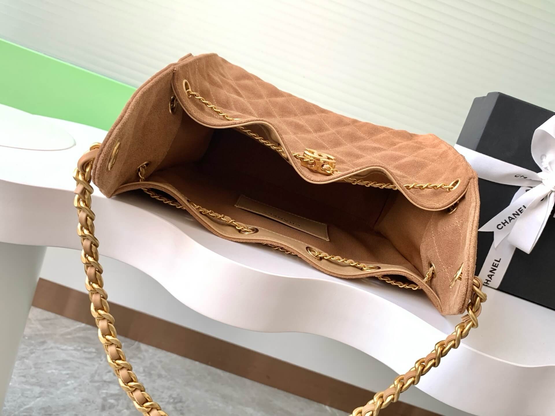 Chanel 25 Small - Medium Shoulder Handbag Suede Calfskin & Gold Metal - Image 39