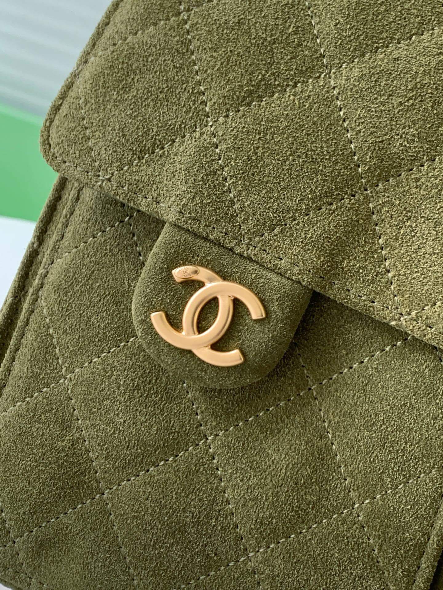 Chanel 25 Small - Medium Shoulder Handbag Suede Calfskin & Gold Metal - Image 149