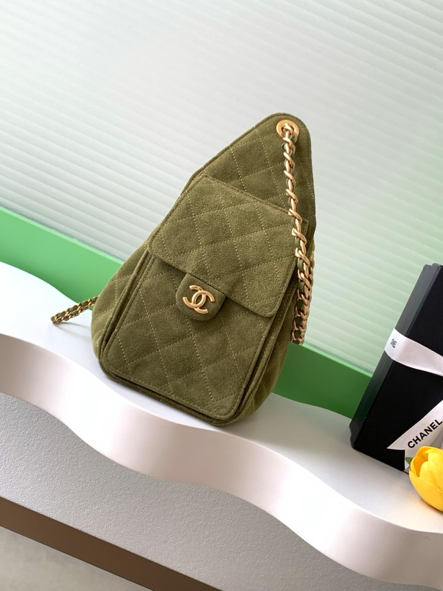 Chanel 25 Small - Medium Shoulder Handbag Suede Calfskin & Gold Metal - Image 151