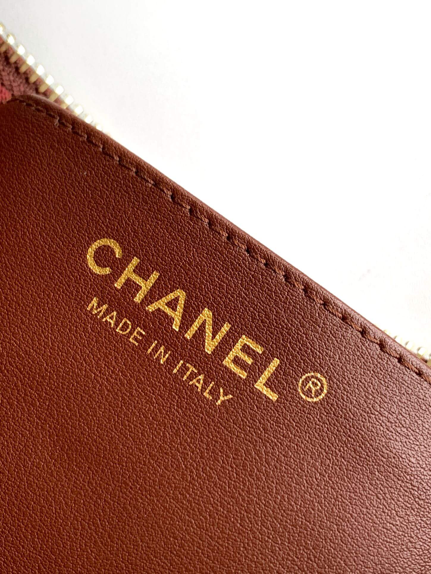 Chanel 25K Hobo Shiny Calfskin & Gold-Tone Metal Shoulder Bag - Image 30