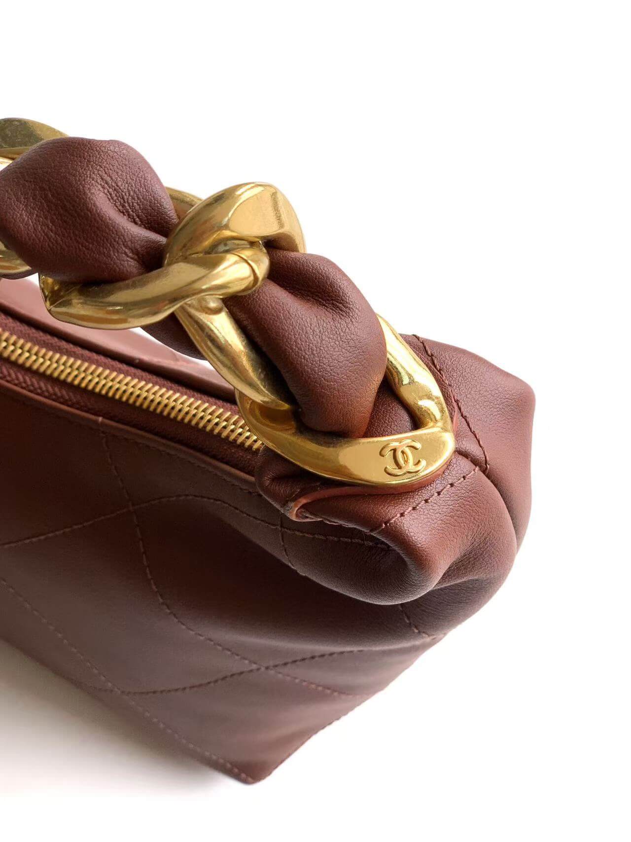 Chanel 25K Hobo Shiny Calfskin & Gold-Tone Metal Shoulder Bag - Image 32