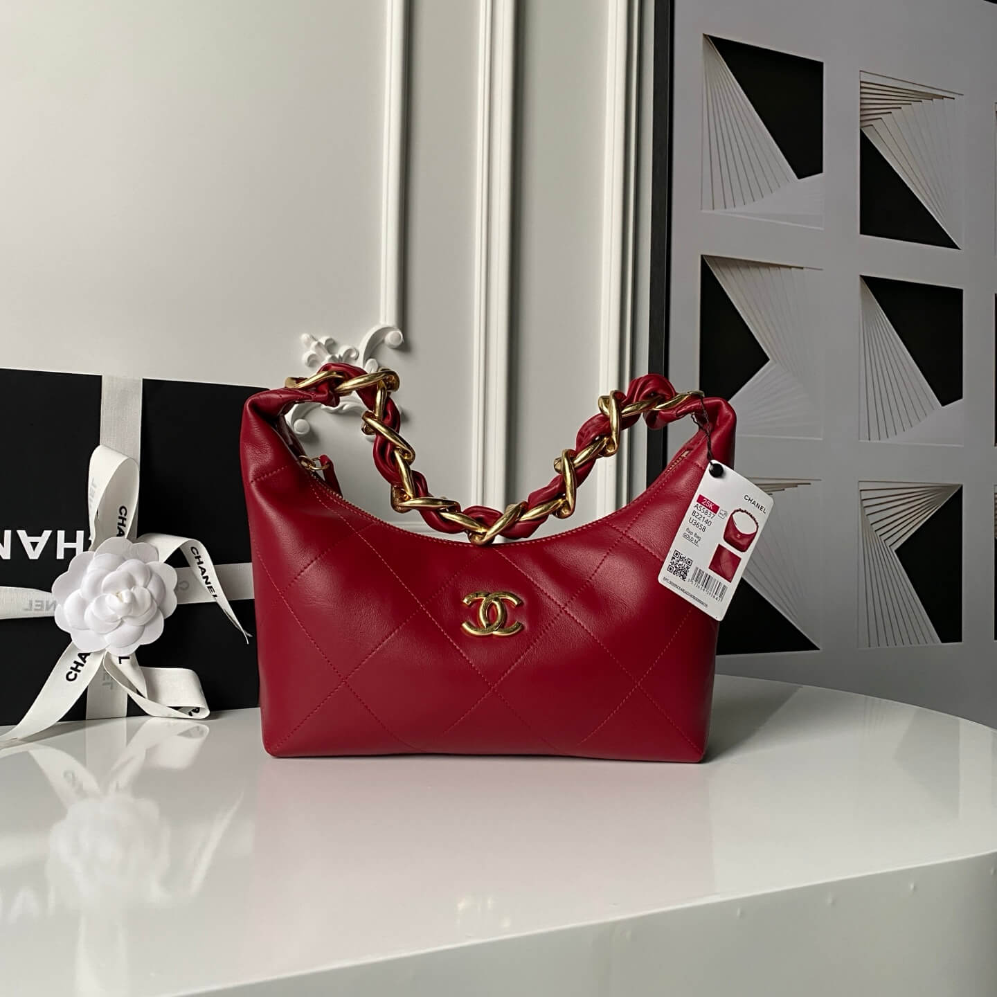 Chanel 25K Hobo Shiny Calfskin & Gold-Tone Metal Shoulder Bag - Image 19