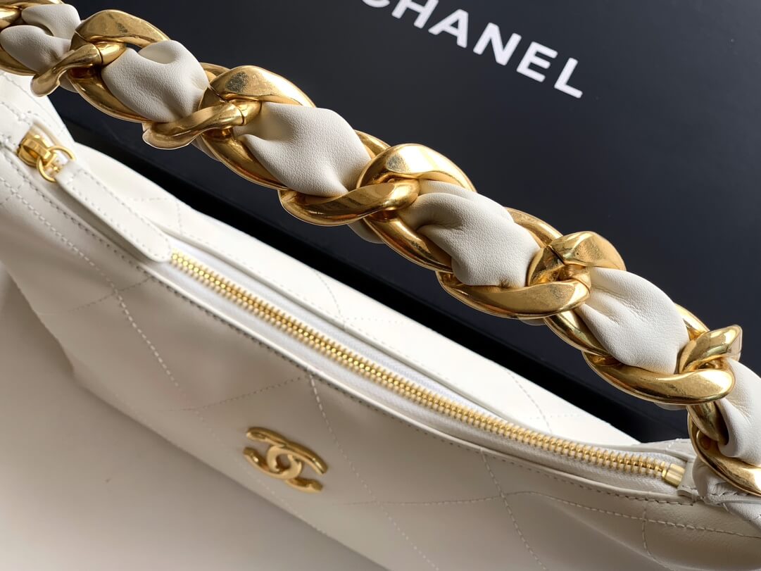 Chanel 25K Hobo Shiny Calfskin & Gold-Tone Metal Shoulder Bag - Image 14