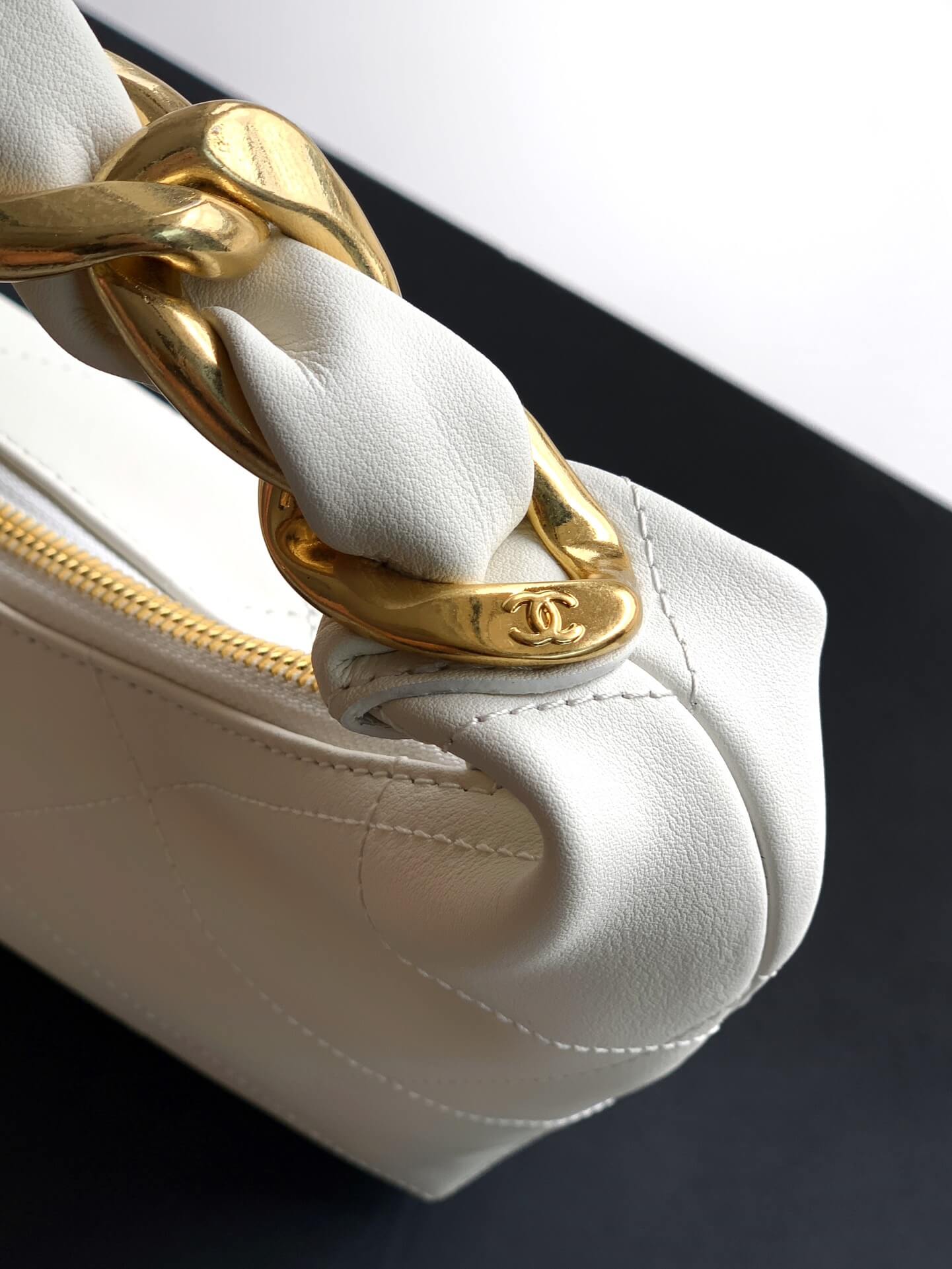 Chanel 25K Hobo Shiny Calfskin & Gold-Tone Metal Shoulder Bag - Image 15