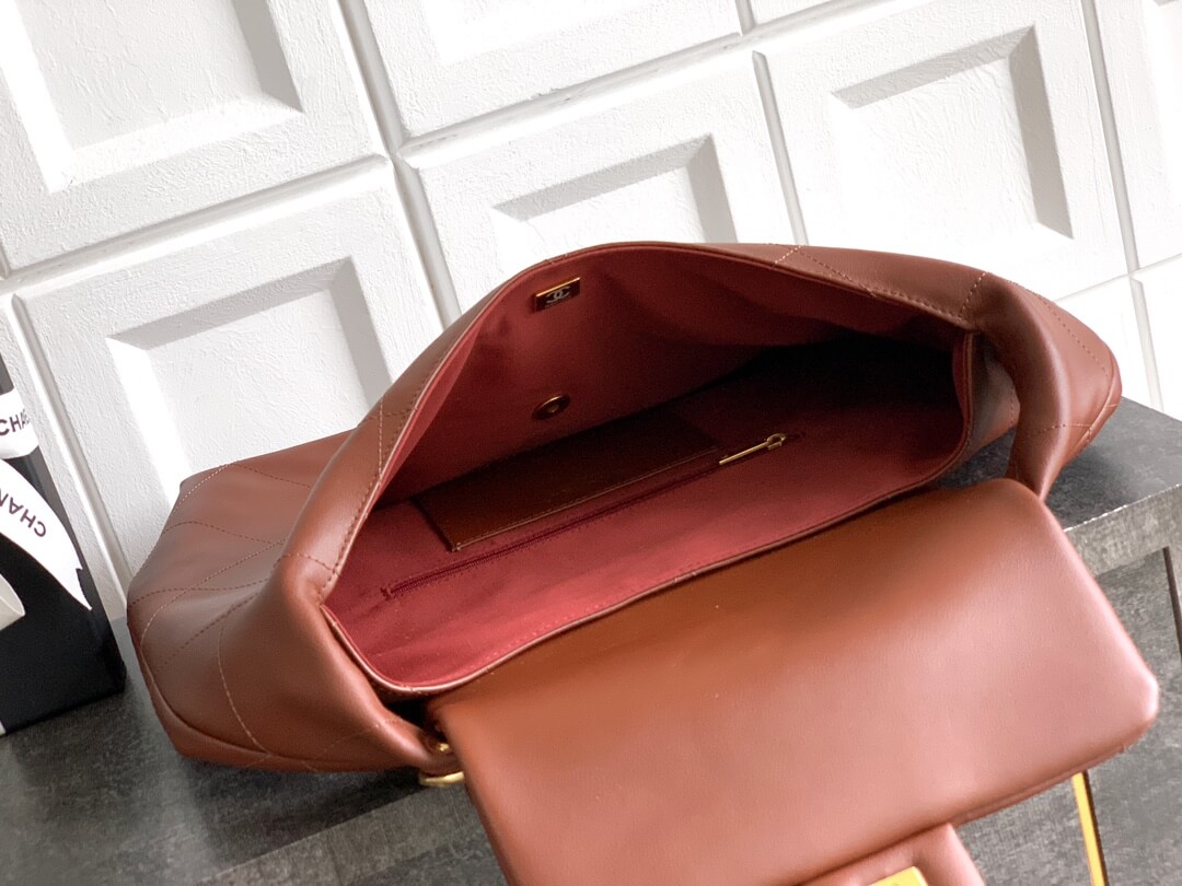 Chanel 25K Medium - Large - Maxi Hobo Shiny Calfskin & Gold-Tone Metal Shoulder Bag Black - Image 66