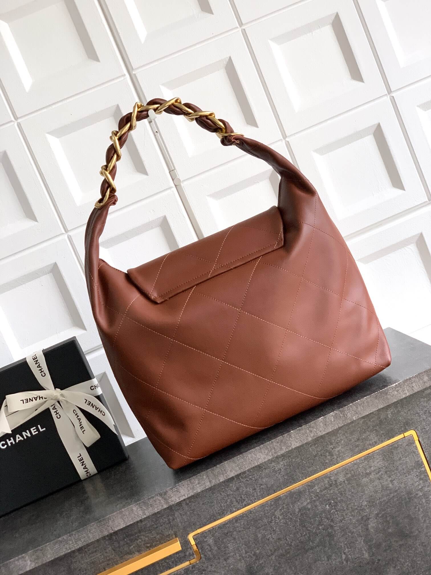 Chanel 25K Medium - Large - Maxi Hobo Shiny Calfskin & Gold-Tone Metal Shoulder Bag Black - Image 65