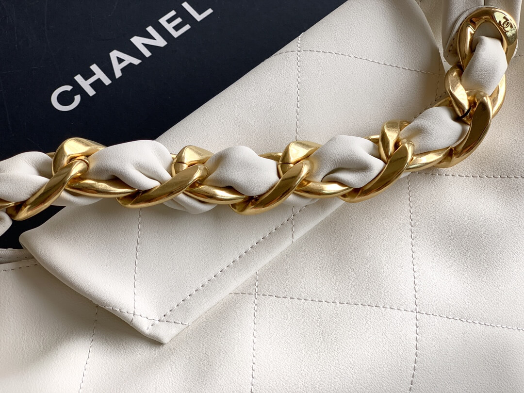 Chanel 25K Medium - Large - Maxi Hobo Shiny Calfskin & Gold-Tone Metal Shoulder Bag Black - Image 42