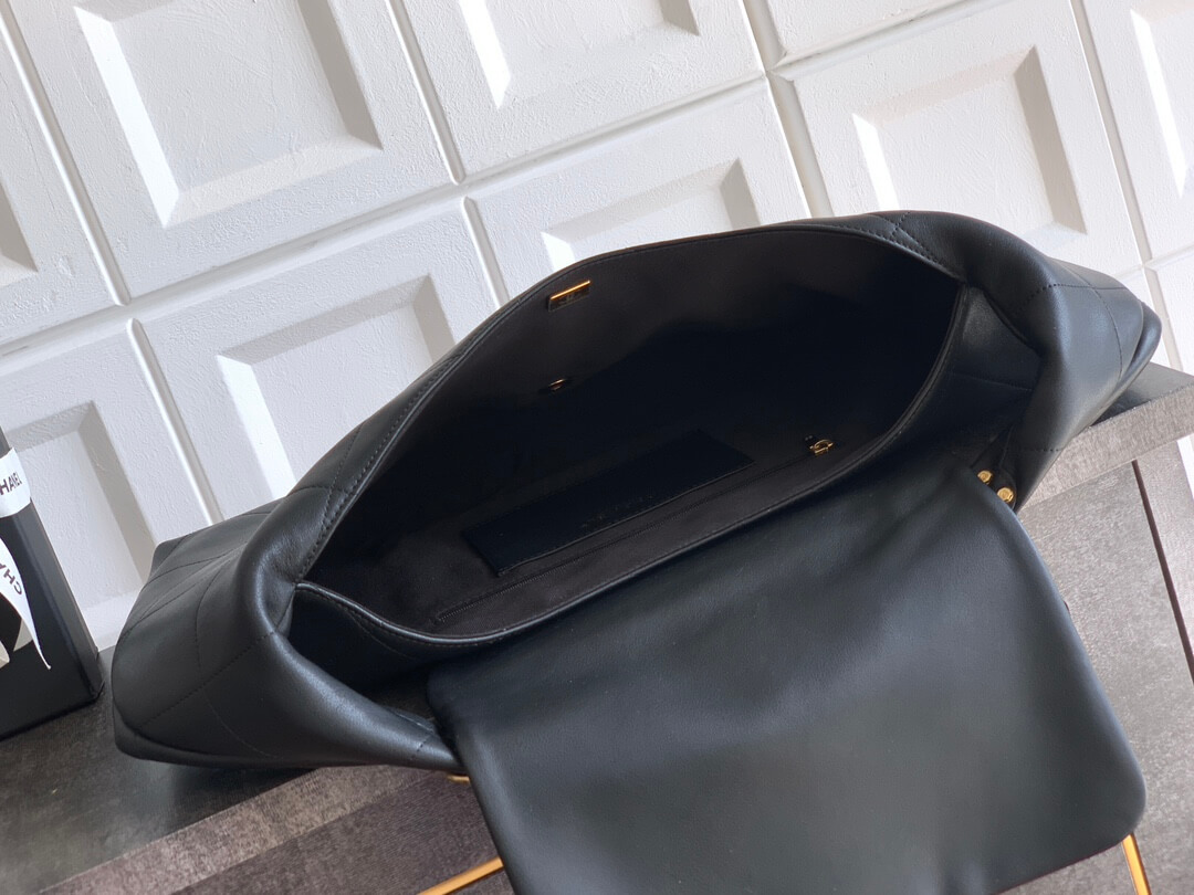 Chanel 25K Medium - Large - Maxi Hobo Shiny Calfskin & Gold-Tone Metal Shoulder Bag Black - Image 21