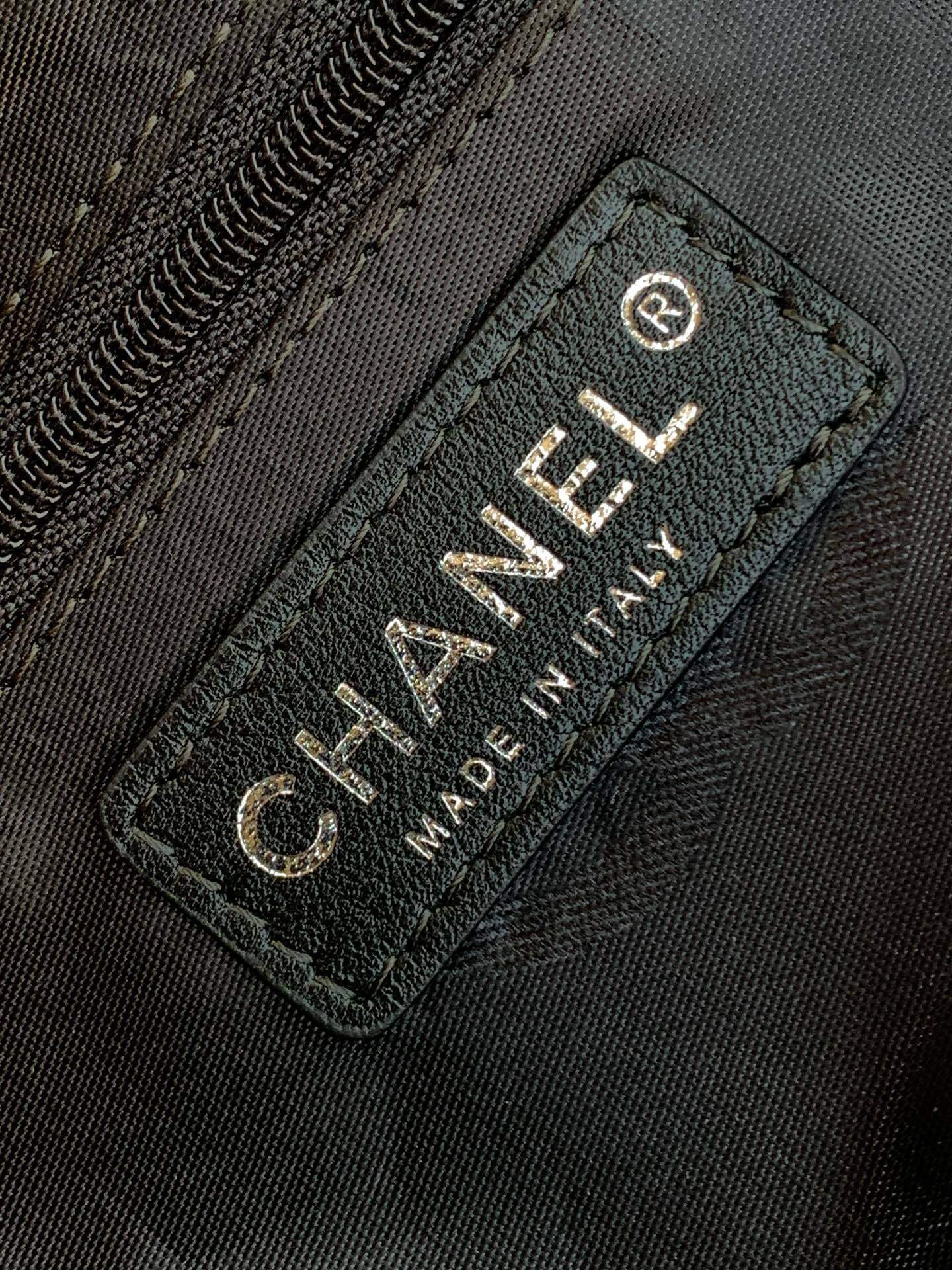 Chanel Cambon Ligne Crafted Soft Calfskin leather Tote Shoulder Handbag - Image 93