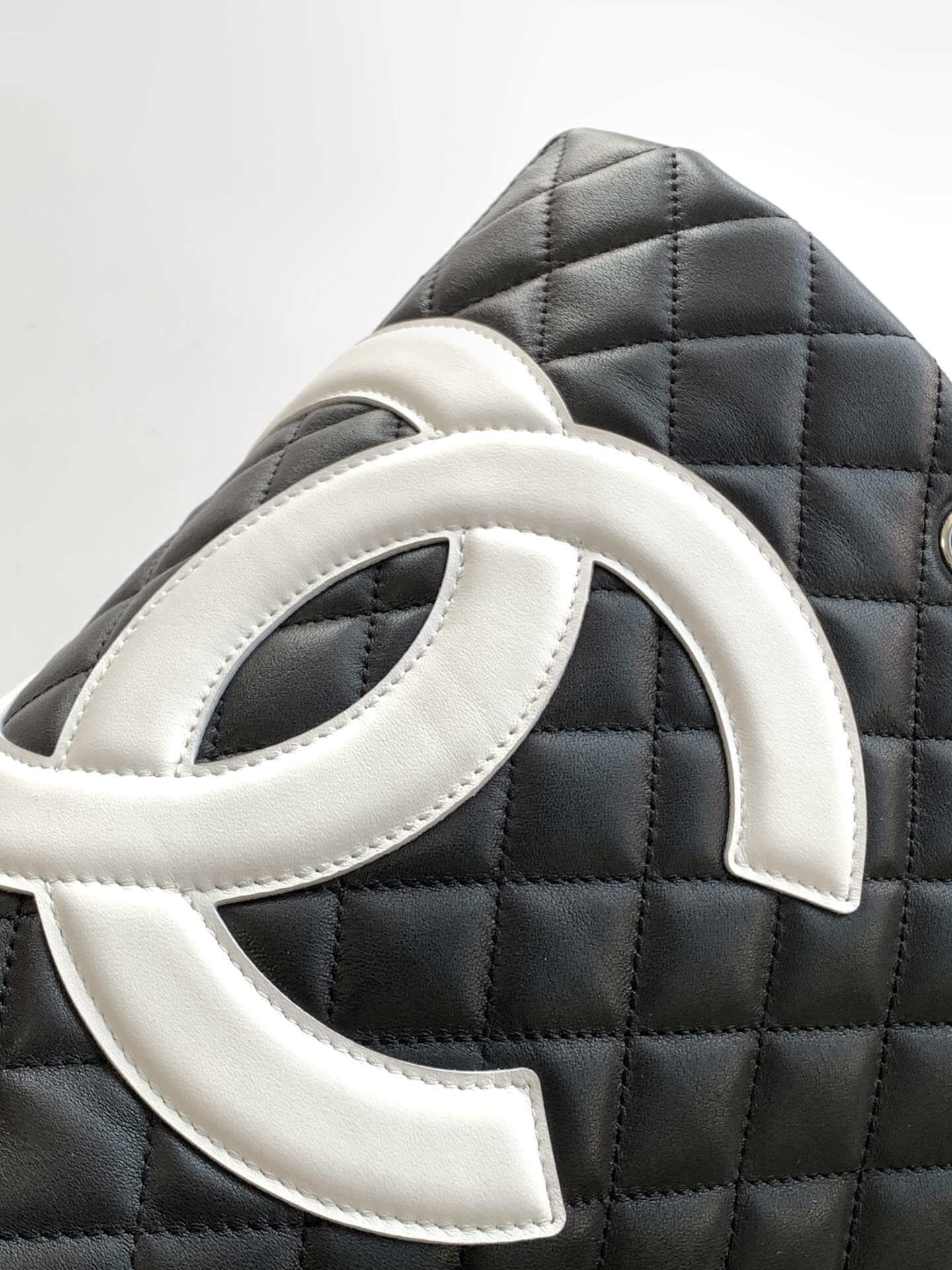 Chanel Cambon Ligne Crafted Soft Calfskin leather Tote Shoulder Handbag - Image 7