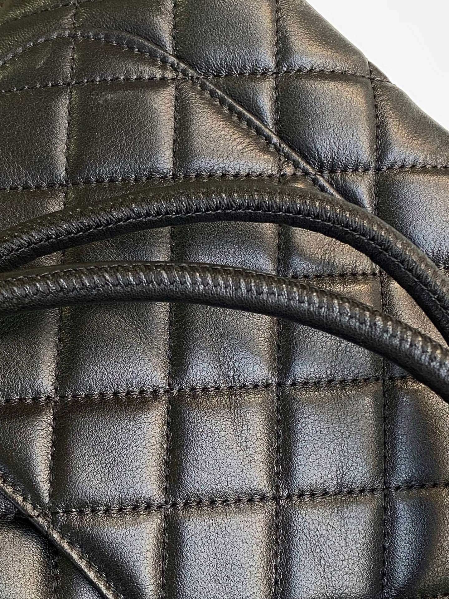 Chanel Cambon Ligne Crafted Soft Calfskin leather Tote Shoulder Handbag - Image 34