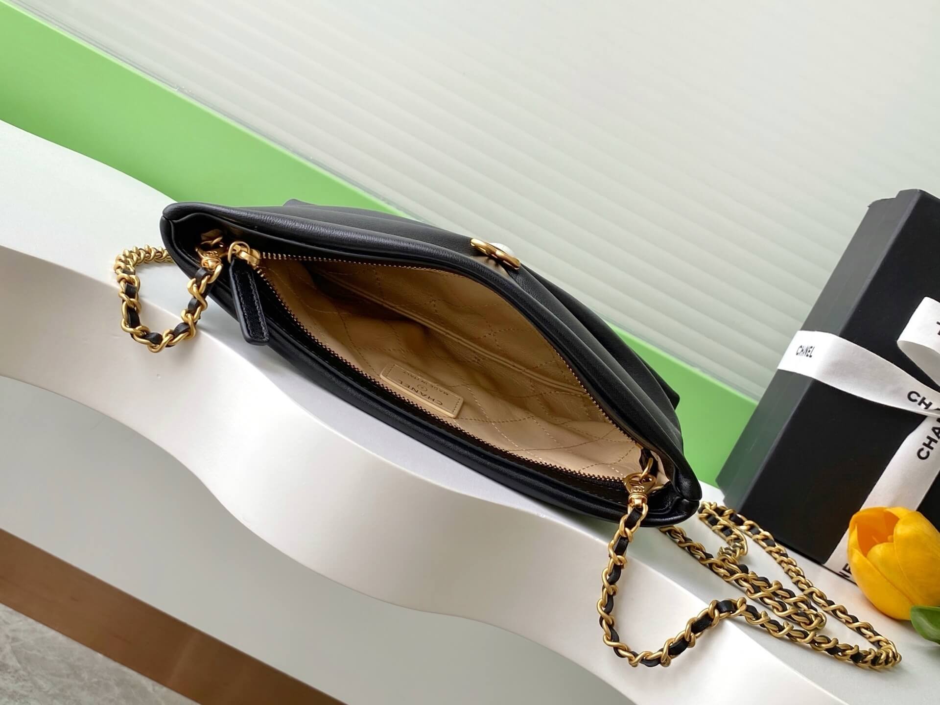 Chanel Clutch with Chain Shiny lambskin leather Shoulder Crossbody Bag - Image 3