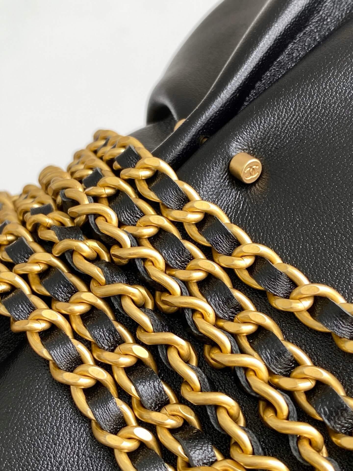 Chanel Clutch with Chain Shiny lambskin leather Shoulder Crossbody Bag - Image 7