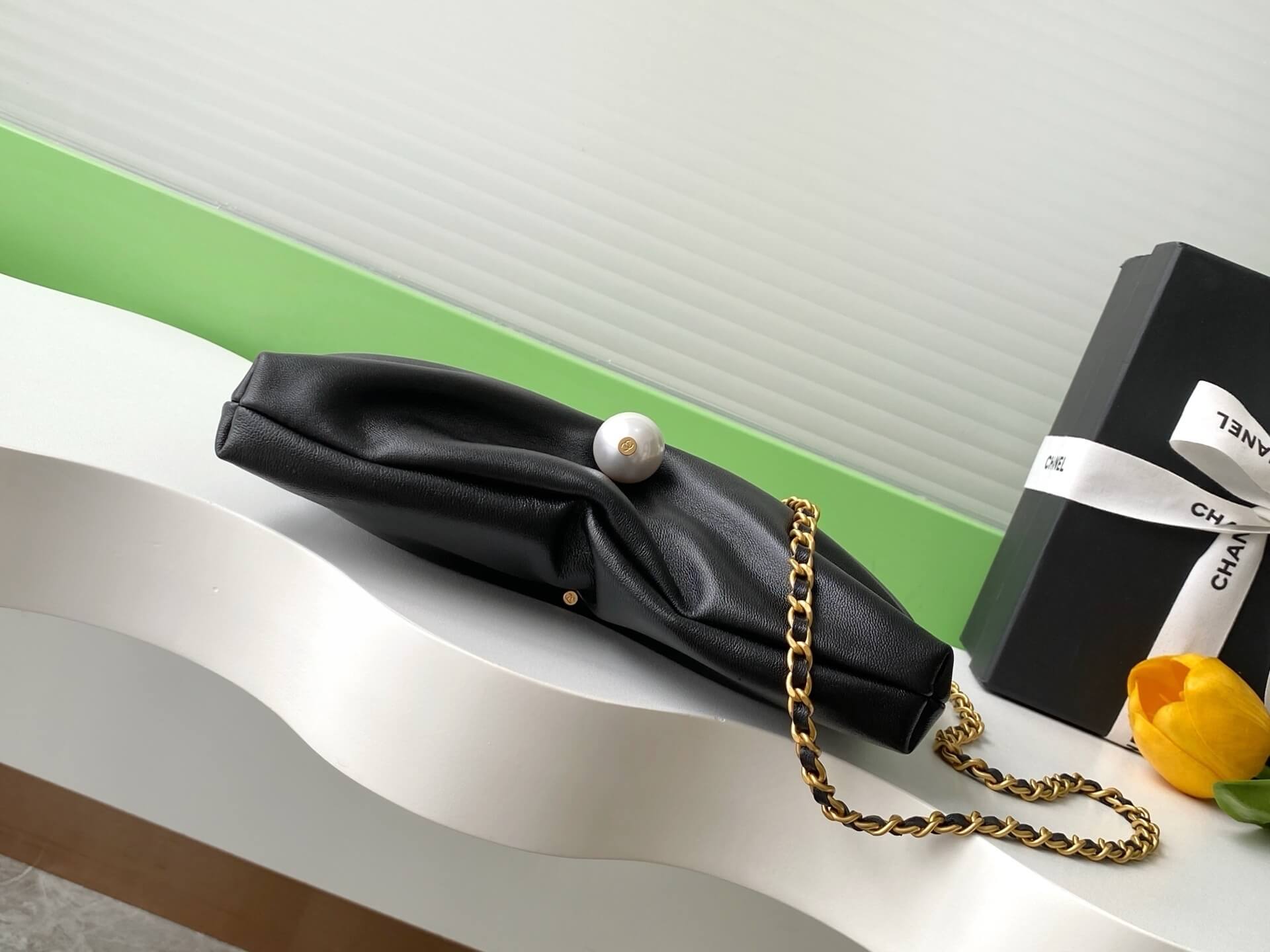 Chanel Clutch with Chain Shiny lambskin leather Shoulder Crossbody Bag - Image 9