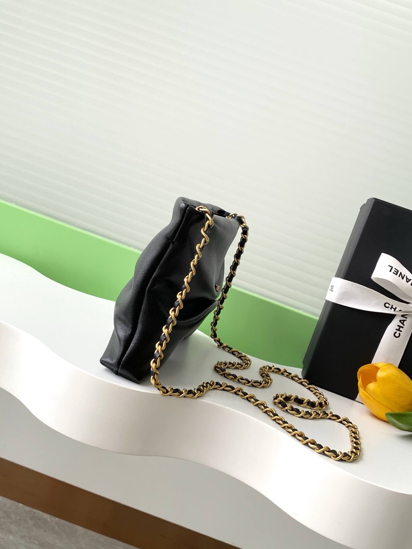 Chanel Clutch with Chain Shiny lambskin leather Shoulder Crossbody Bag - Image 8