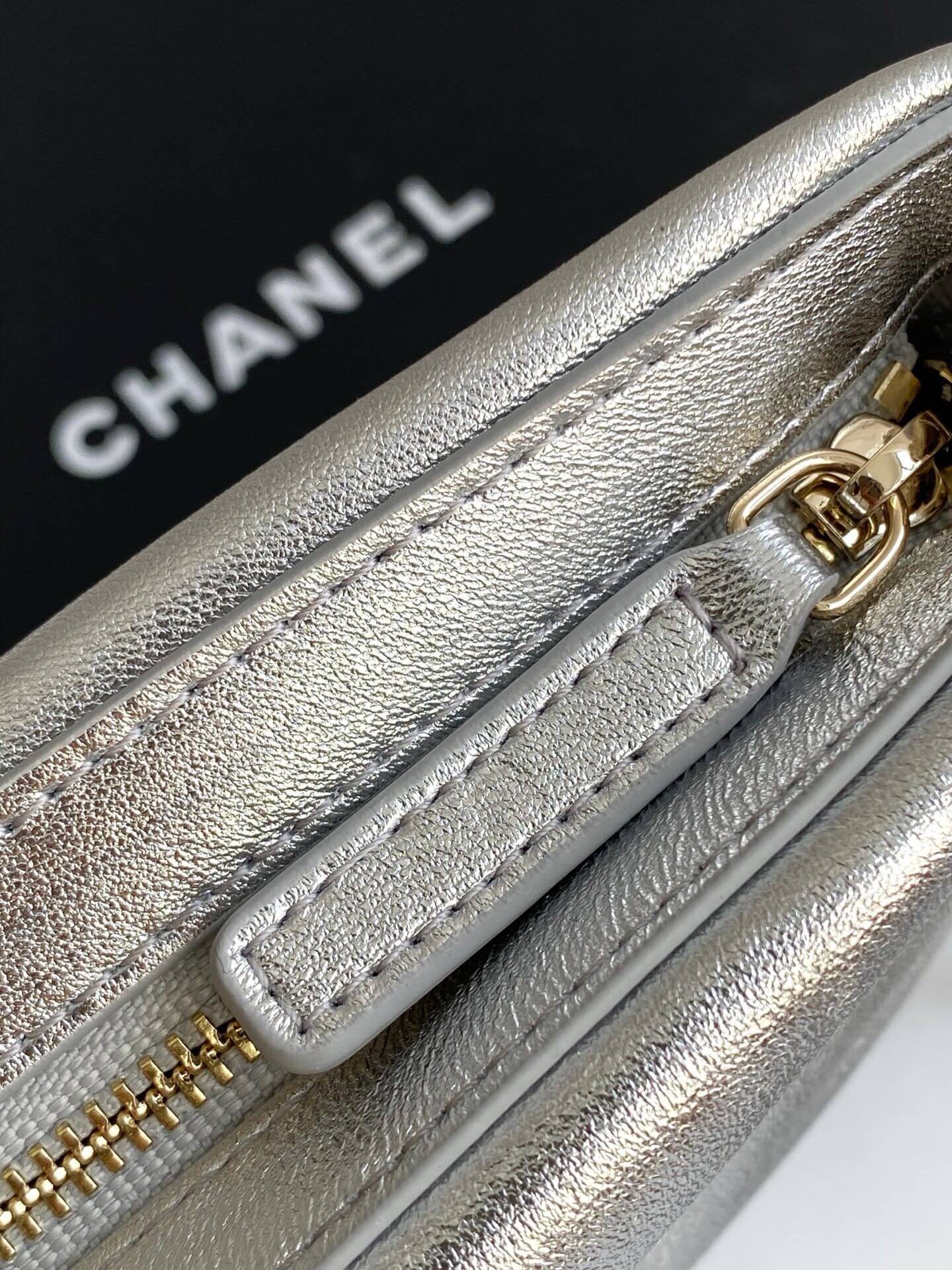 Chanel Clutch with Chain Shiny lambskin leather Shoulder Crossbody Bag - Image 14