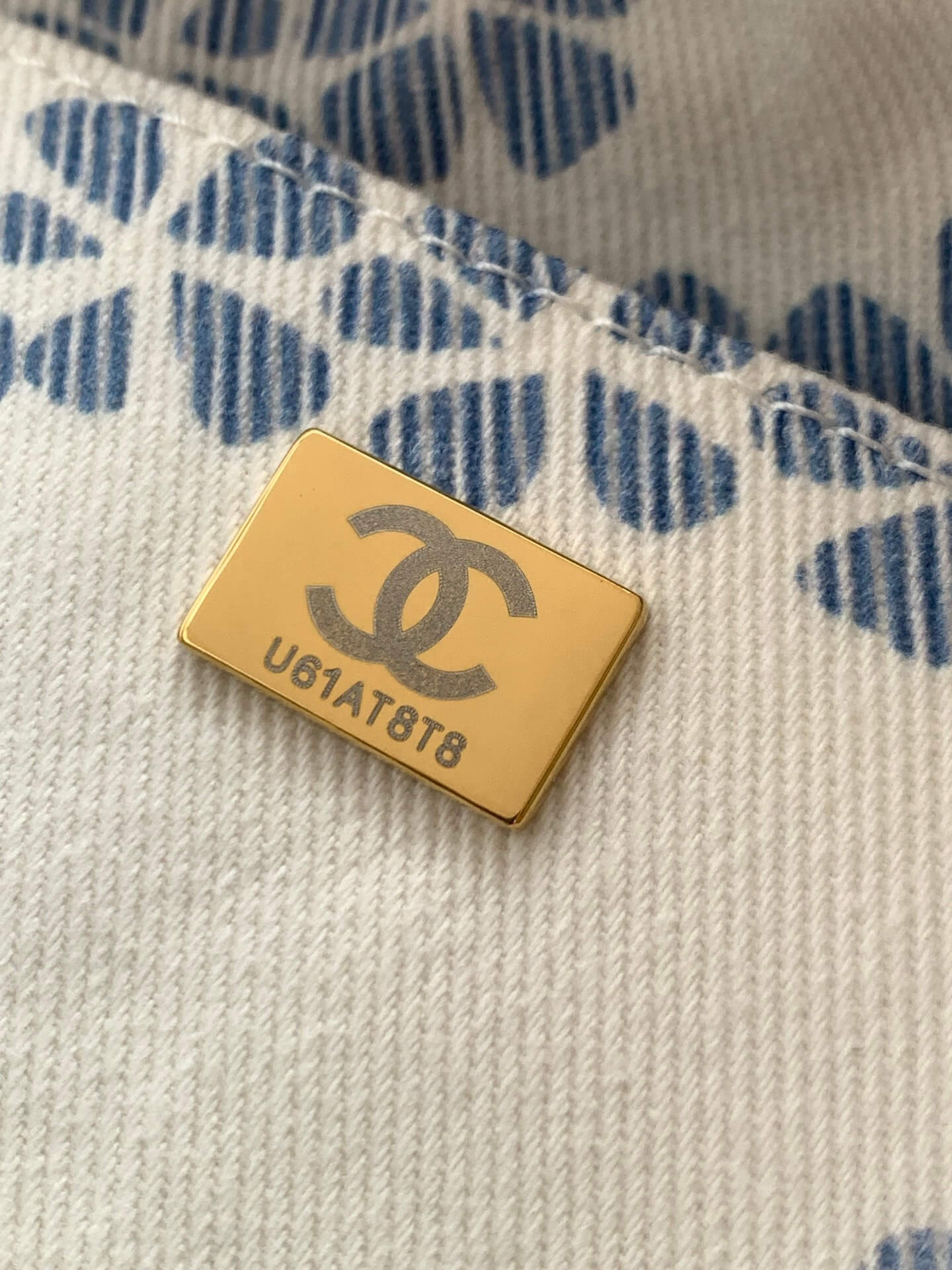 Chanel Coco Beach Hobo Shoulder Crossbody Bag Printed Denim & Gold-Tone Metal Hardware - Image 14