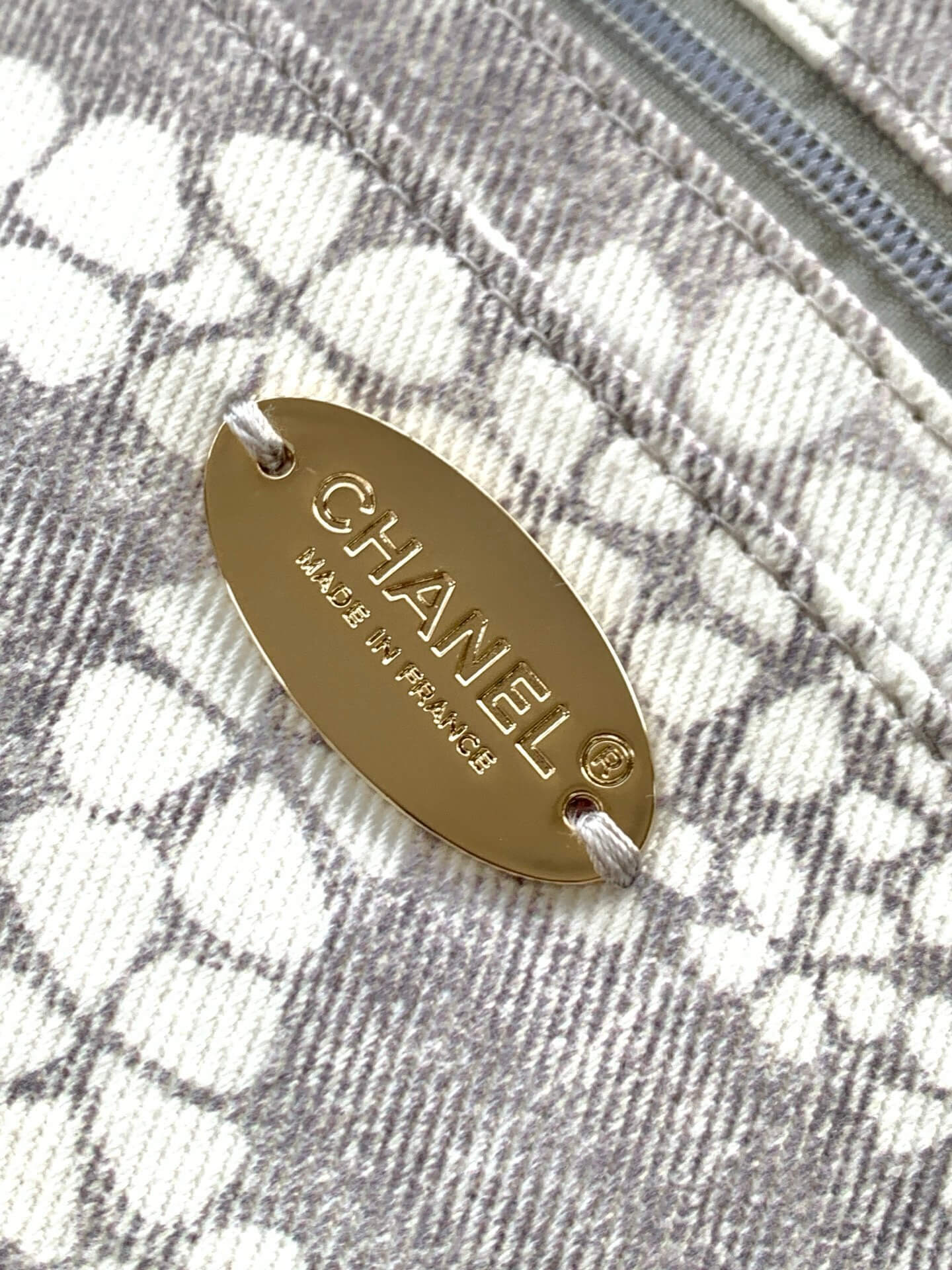 Chanel Coco Beach Hobo Shoulder Crossbody Bag Printed Denim & Gold-Tone Metal Hardware - Image 23