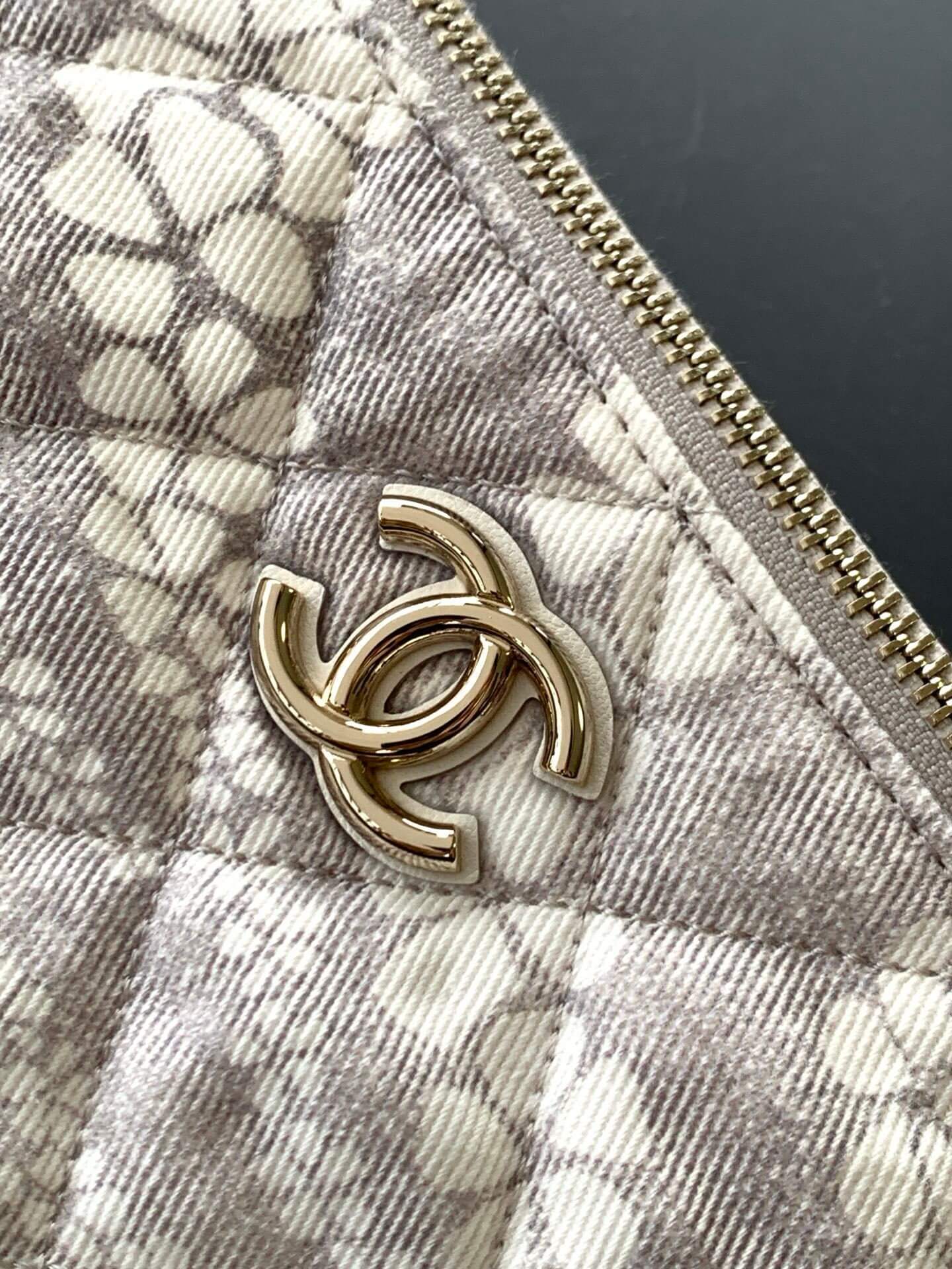 Chanel Coco Beach Hobo Shoulder Crossbody Bag Printed Denim & Gold-Tone Metal Hardware - Image 25