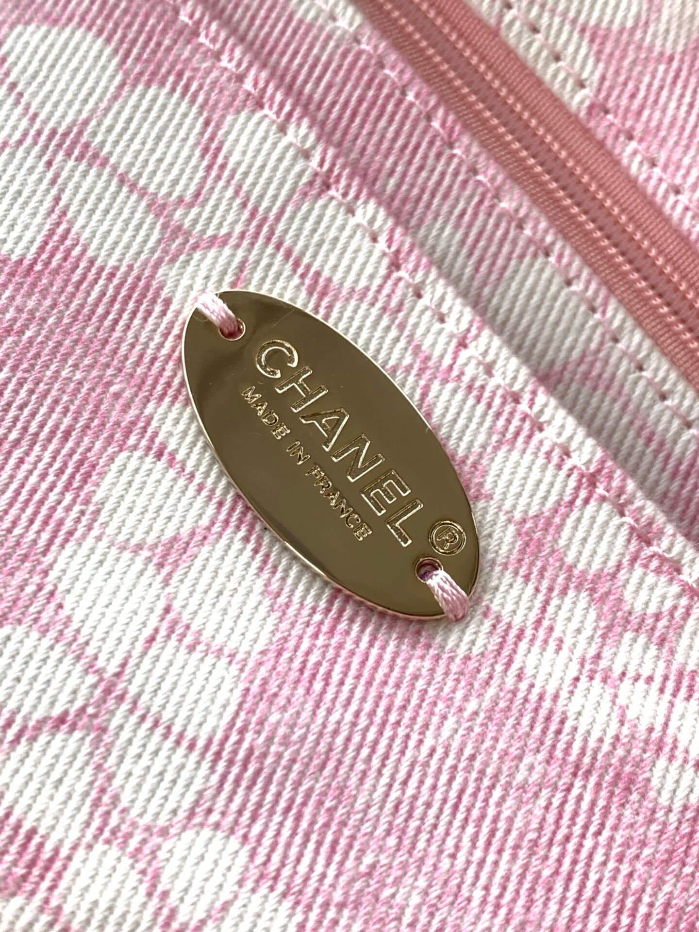 Chanel Coco Beach Hobo Shoulder Crossbody Bag Printed Denim & Gold-Tone Metal Hardware - Image 5