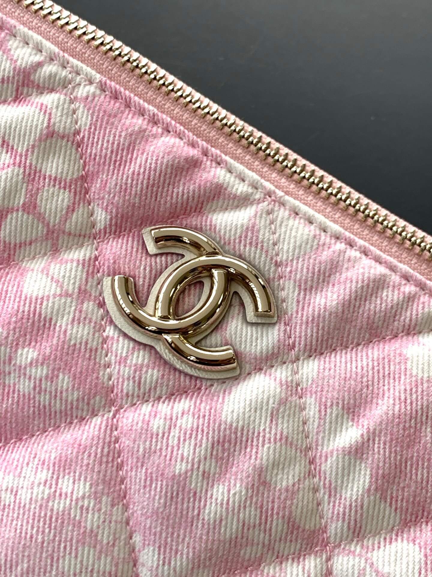 Chanel Coco Beach Hobo Shoulder Crossbody Bag Printed Denim & Gold-Tone Metal Hardware - Image 6