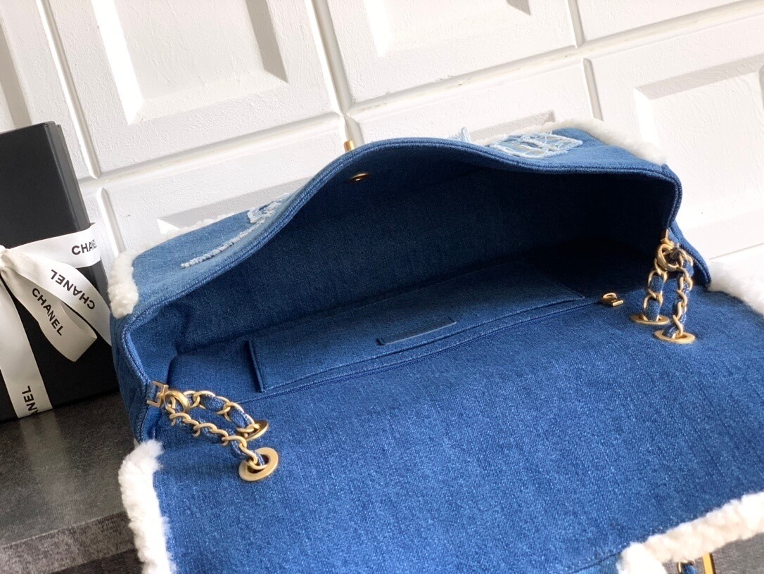 Chanel Denim Shearling Hieroglyph Flap Shoulder Handbag Blue - Image 4