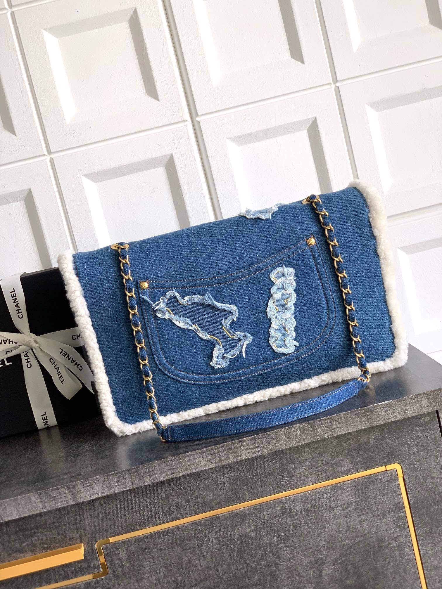 Chanel Denim Shearling Hieroglyph Flap Shoulder Handbag Blue - Image 2