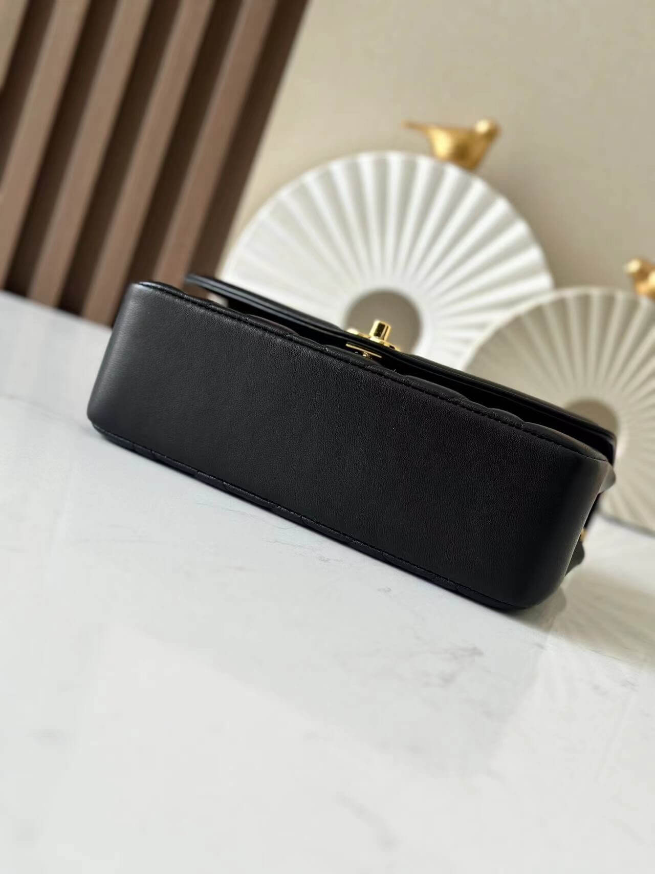 Chanel Diana Classic Single Flap lambskin Leather Gold-tone Hardware Shoulder Crossbody Bag - Image 9