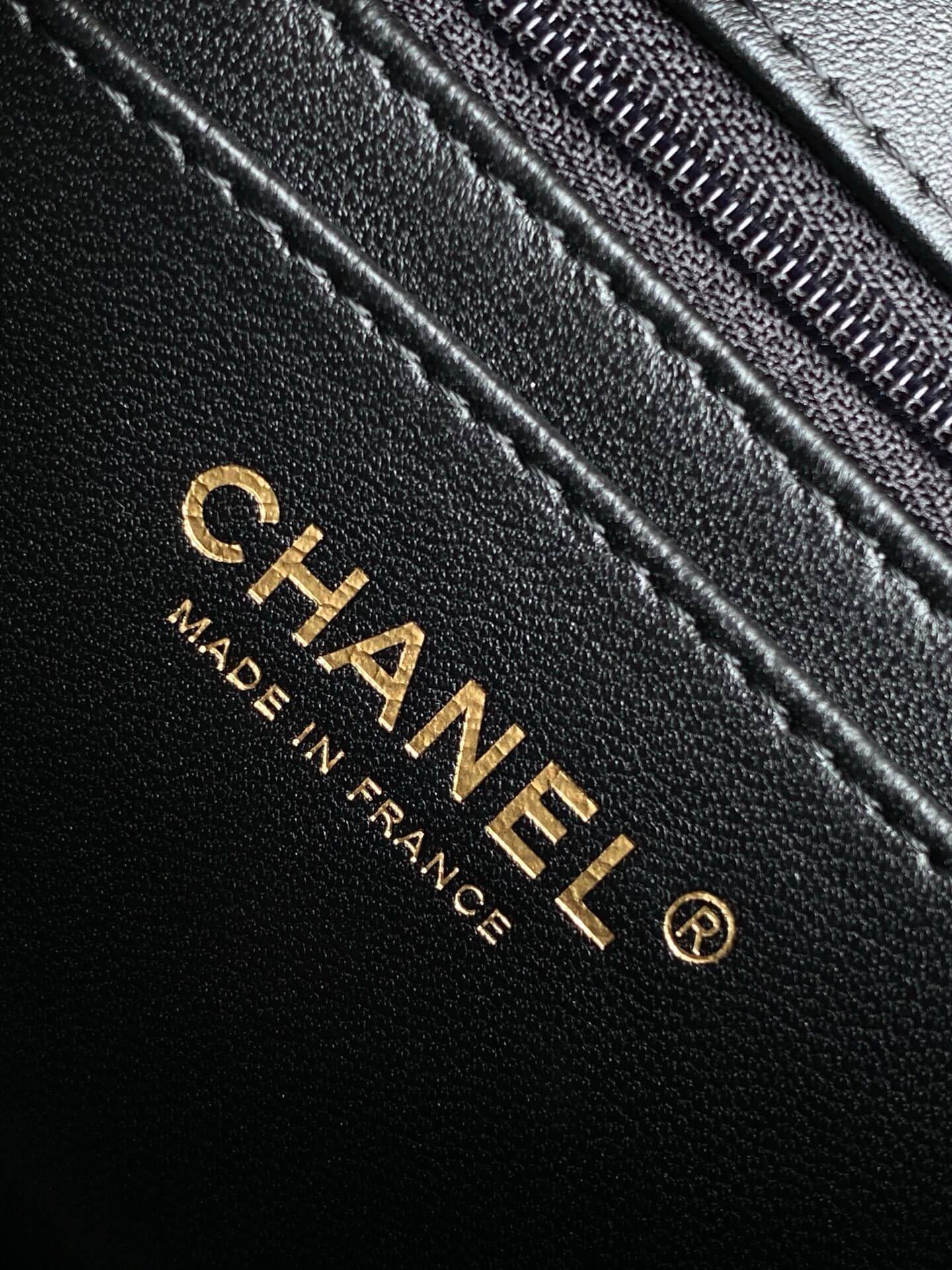 Chanel Flap Chain strap Calfskin Leather Shoulder Bag - Image 6