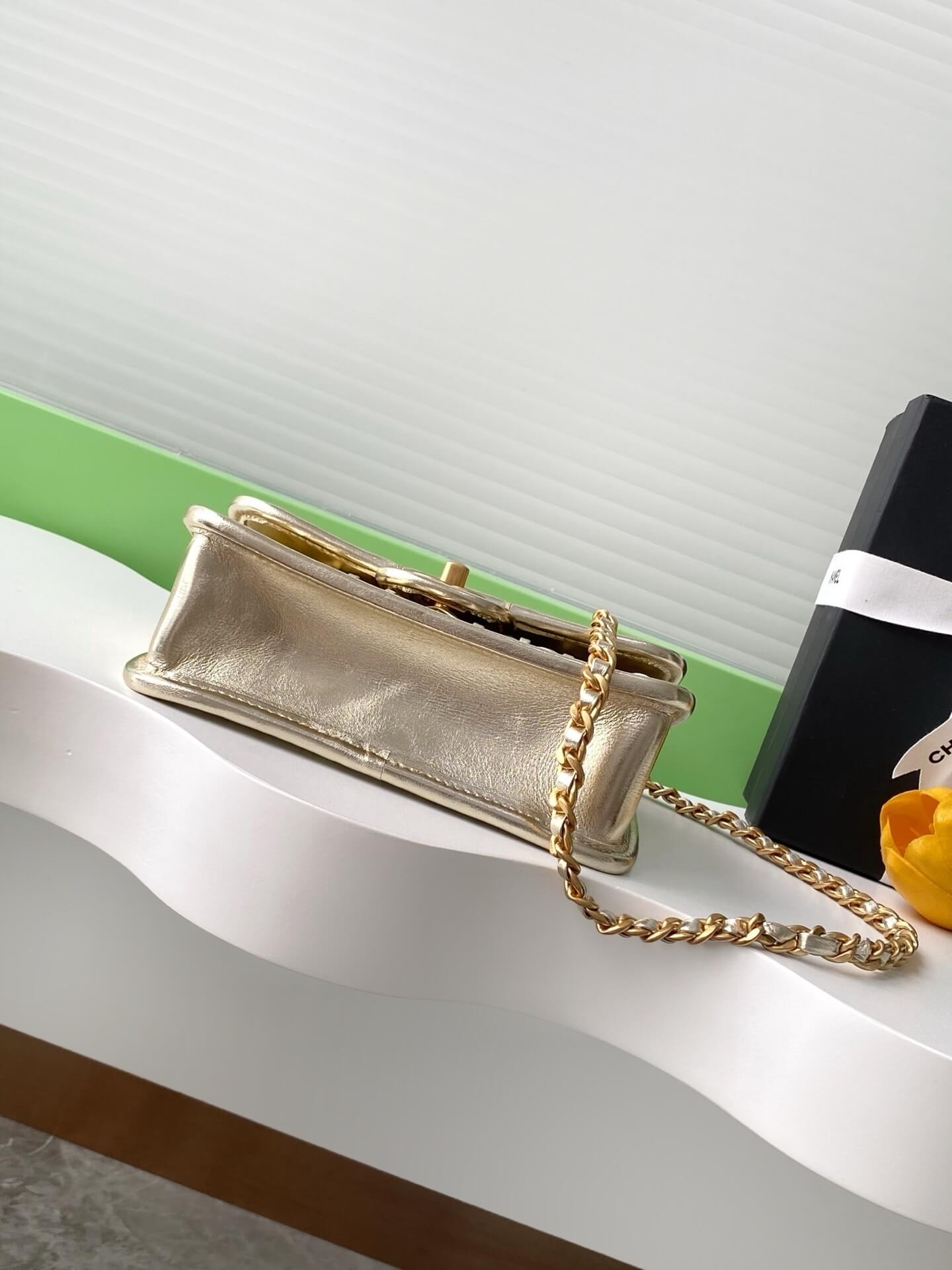 Chanel Flap Chain strap Calfskin Leather Shoulder Bag - Image 45