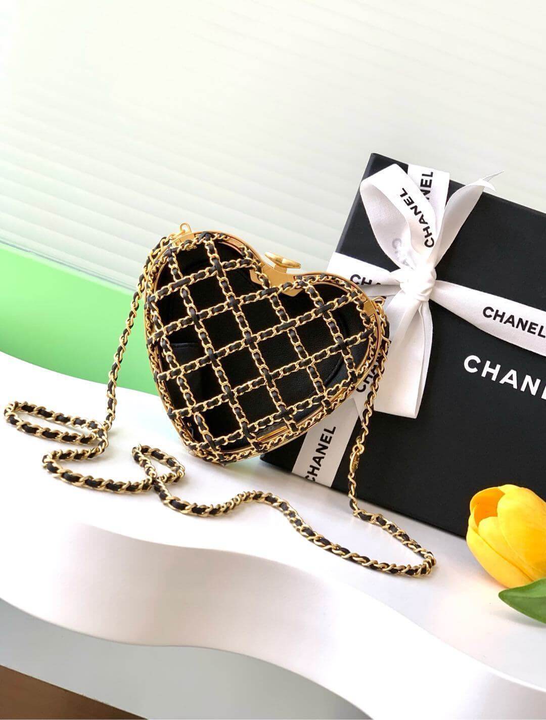 Chanel Heart Minaudiere Lambskin Leather Gold-tone Metal Hardware Shoulder Crossbody Bag Black