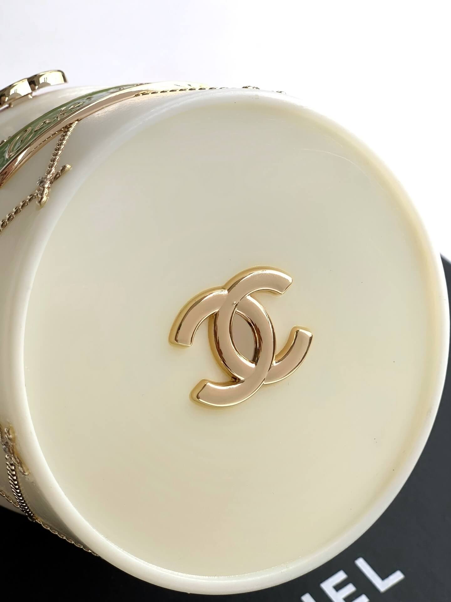 Chanel Ice Cream Minaudiere Shoulder Crossbody Bag Plexi, Strass & Gold-Tone Metal White, Pink & Light Green - Image 6