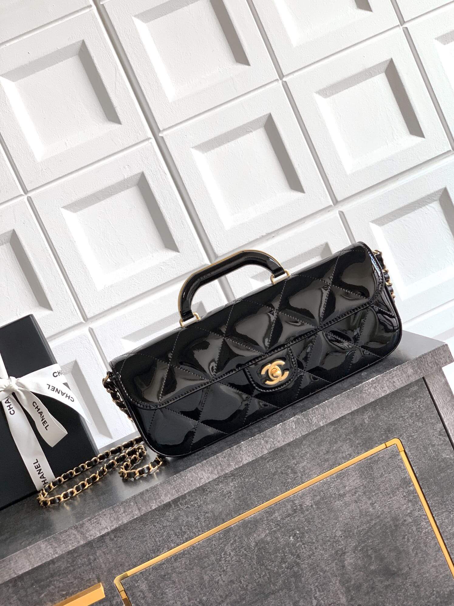 Chanel Large Flap Shoulder Bag with Top Handle Metallic Mirror Calfskin & Gold-Tone Metal - Image 19