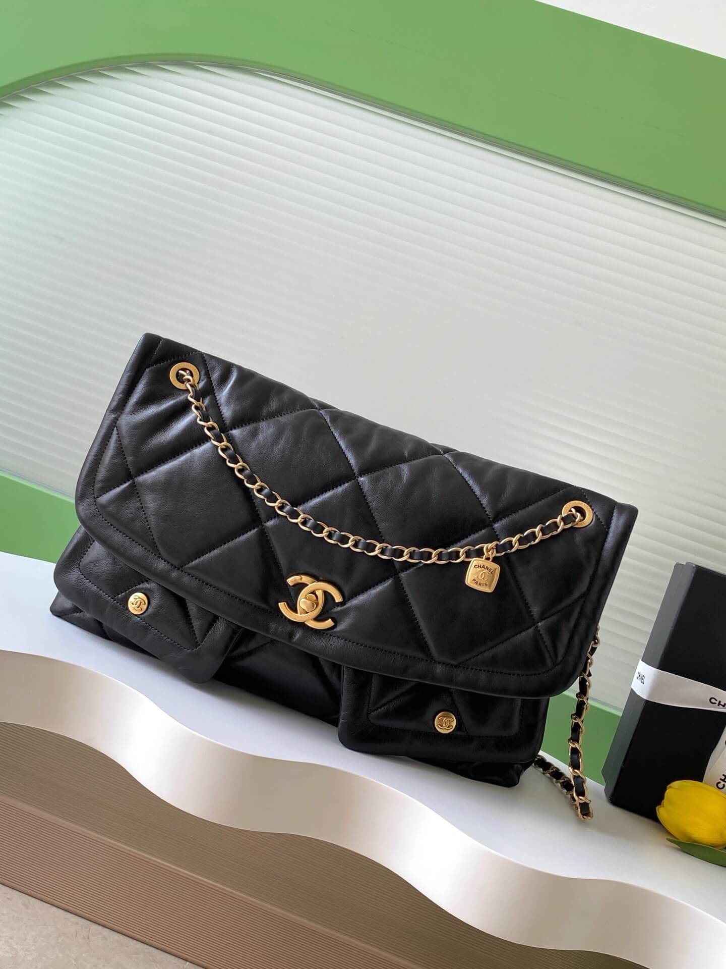Chanel Maxi Flap bag Lambskin & Gold-Tone Metal Shoulder Bag Black