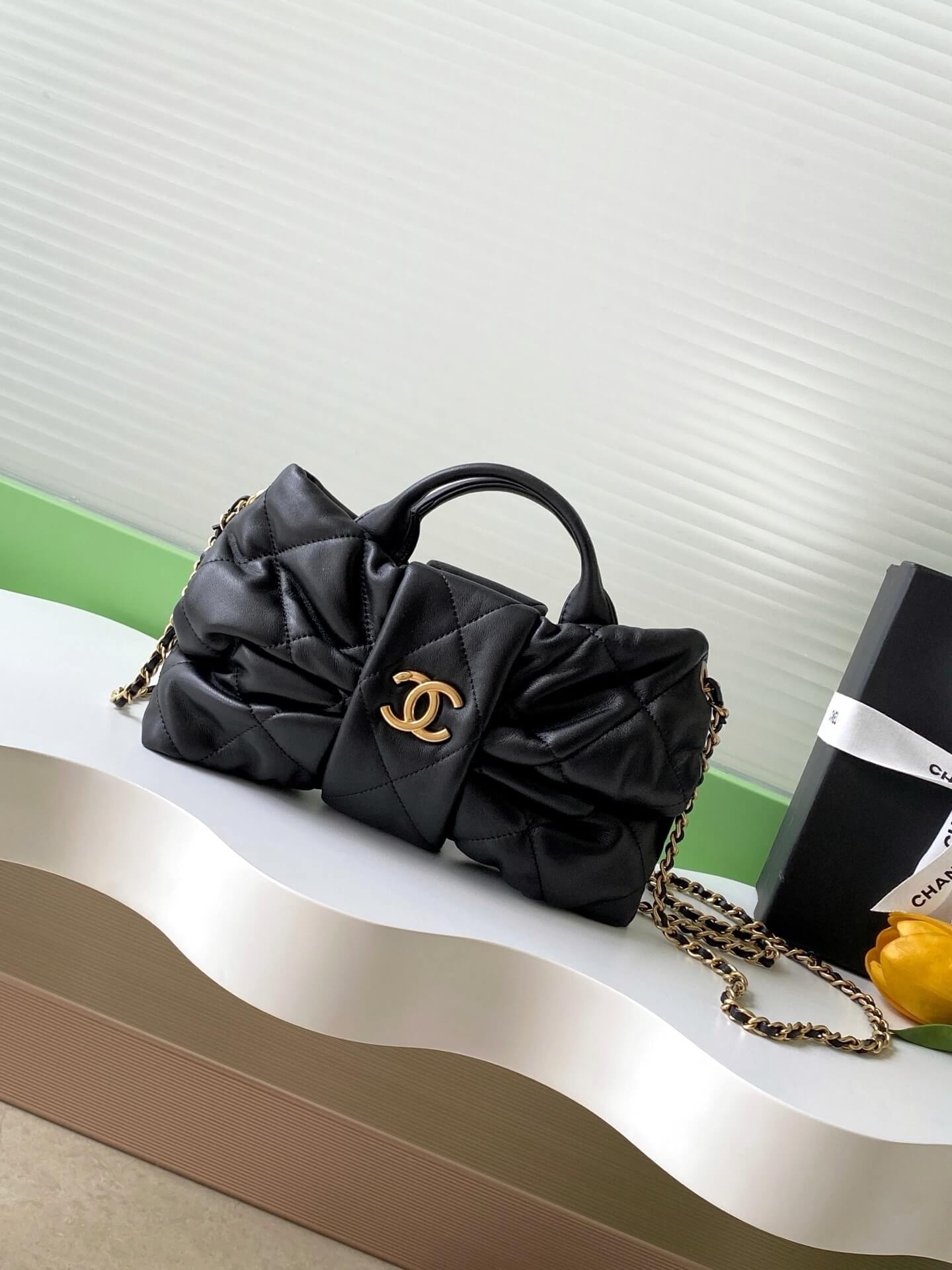 Chanel Maxi Mini - Small Shiny Lambskin Leather & Gold-Tone Metal Shoulder Handbag Black - Image 10