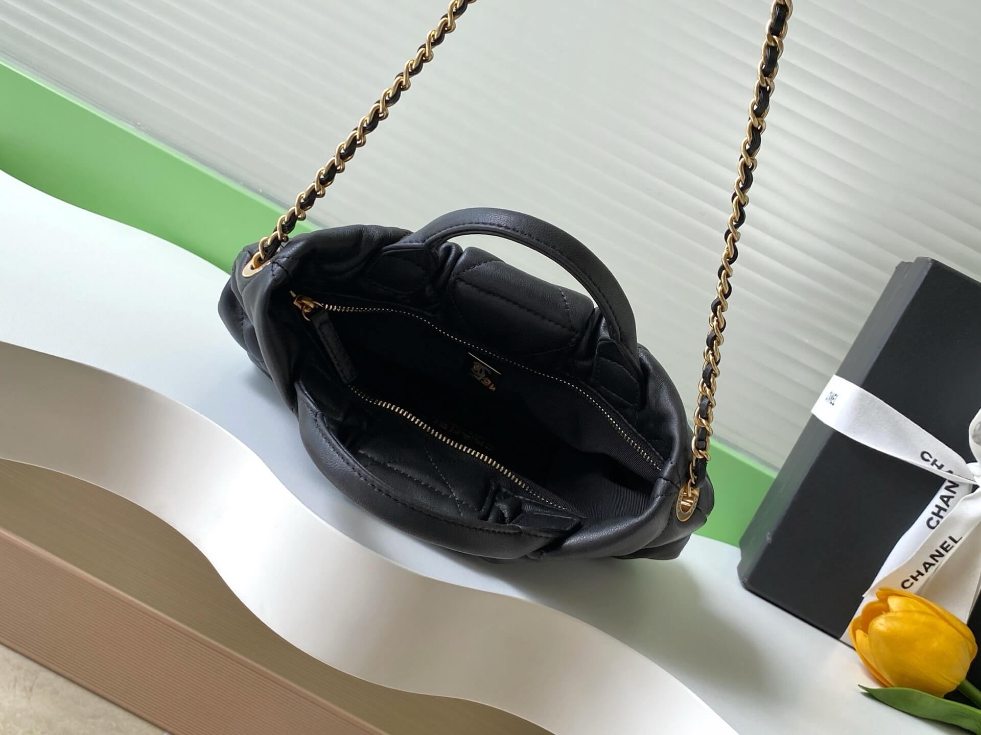 Chanel Maxi Mini - Small Shiny Lambskin Leather & Gold-Tone Metal Shoulder Handbag Black - Image 12