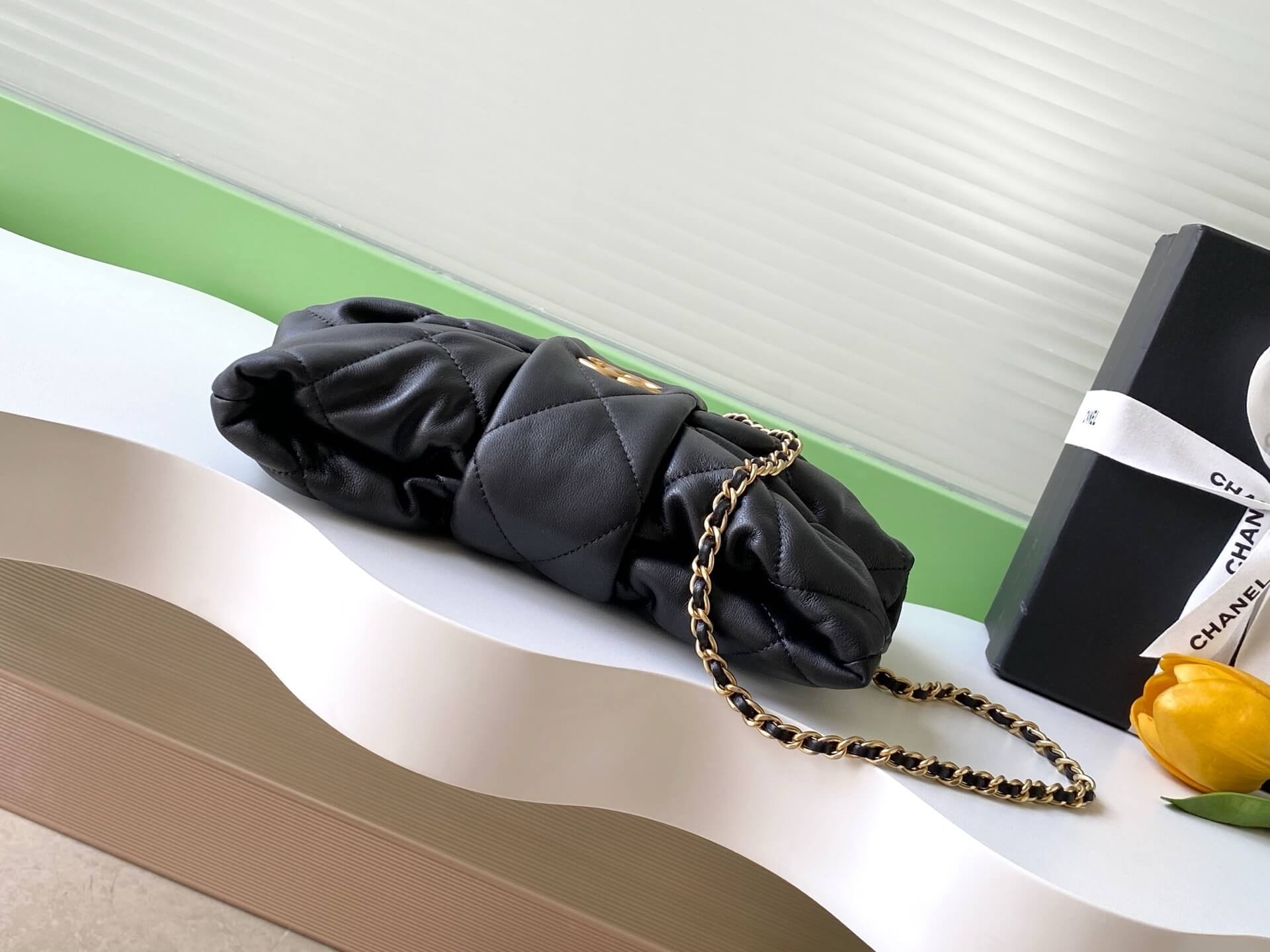 Chanel Maxi Mini - Small Shiny Lambskin Leather & Gold-Tone Metal Shoulder Handbag Black - Image 18