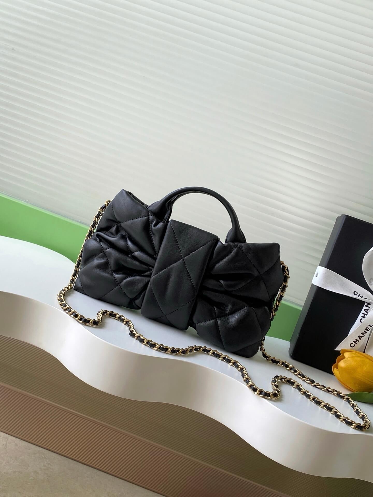 Chanel Maxi Mini - Small Shiny Lambskin Leather & Gold-Tone Metal Shoulder Handbag Black - Image 11
