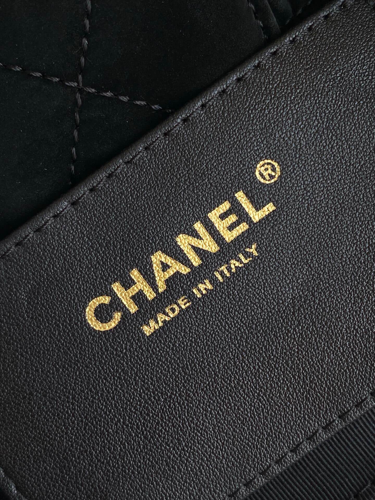 Chanel Maxi Mini - Small Velvet-Effect Nylon & Gold-Tone Metal Shoulder Handbag Black - Image 13