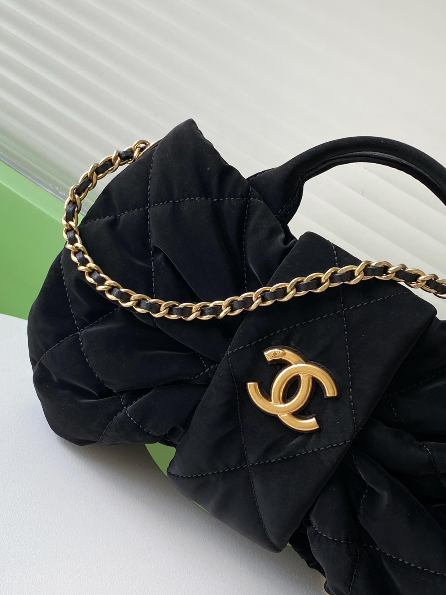 Chanel Maxi Mini - Small Velvet-Effect Nylon & Gold-Tone Metal Shoulder Handbag Black - Image 14